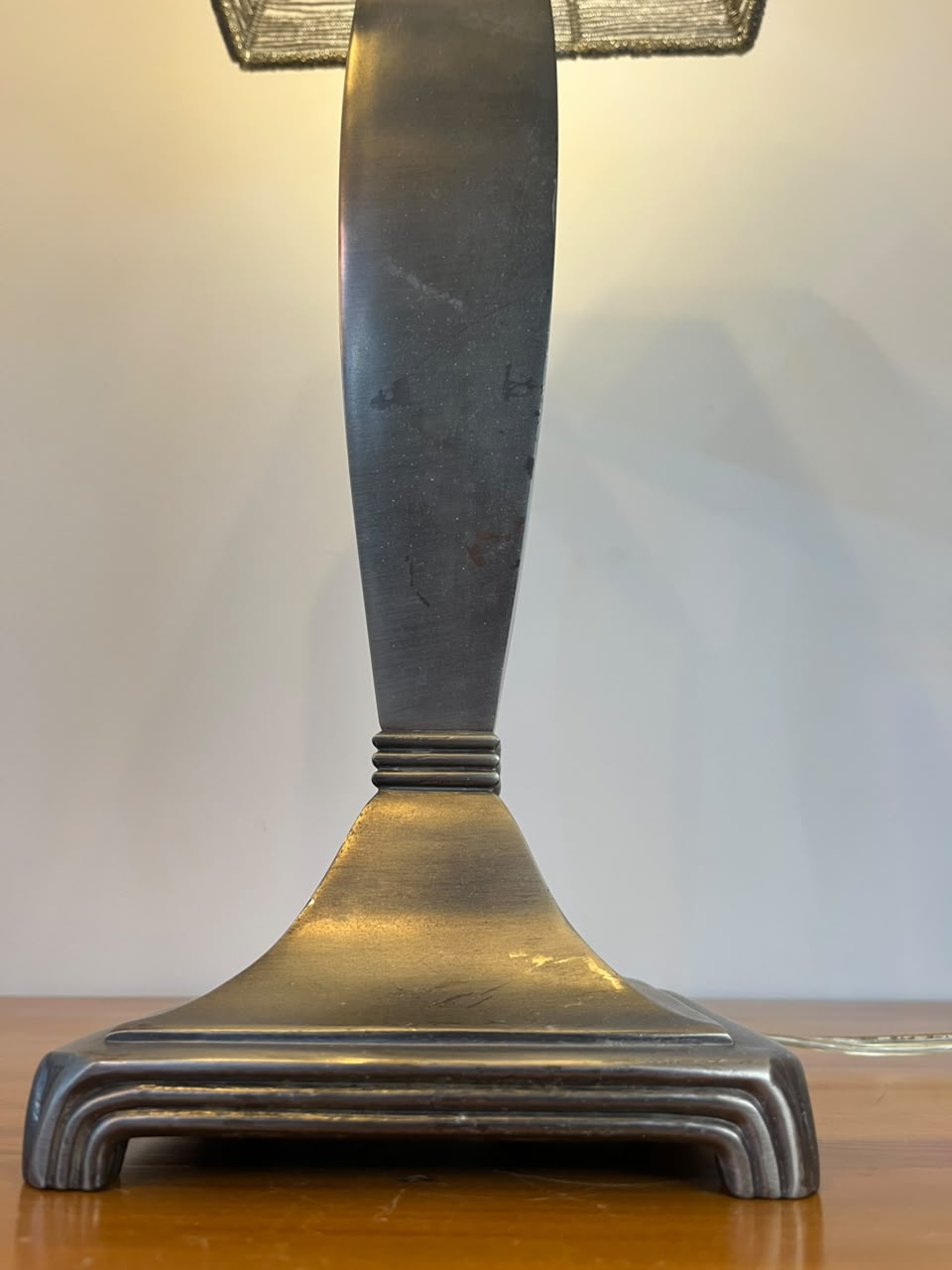 Abajur Vintage em Metal com Cúpula quadrada 