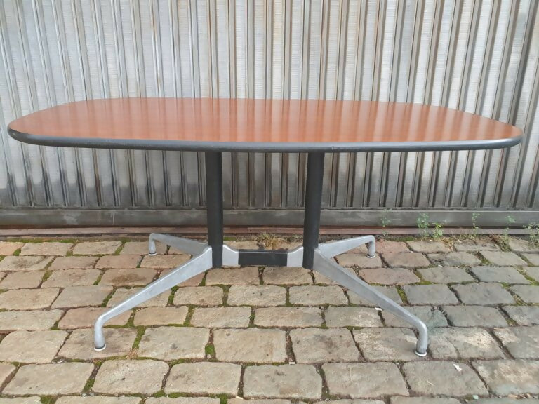 Clássica e rara Mesa segmentada de Charles e Ray Eames