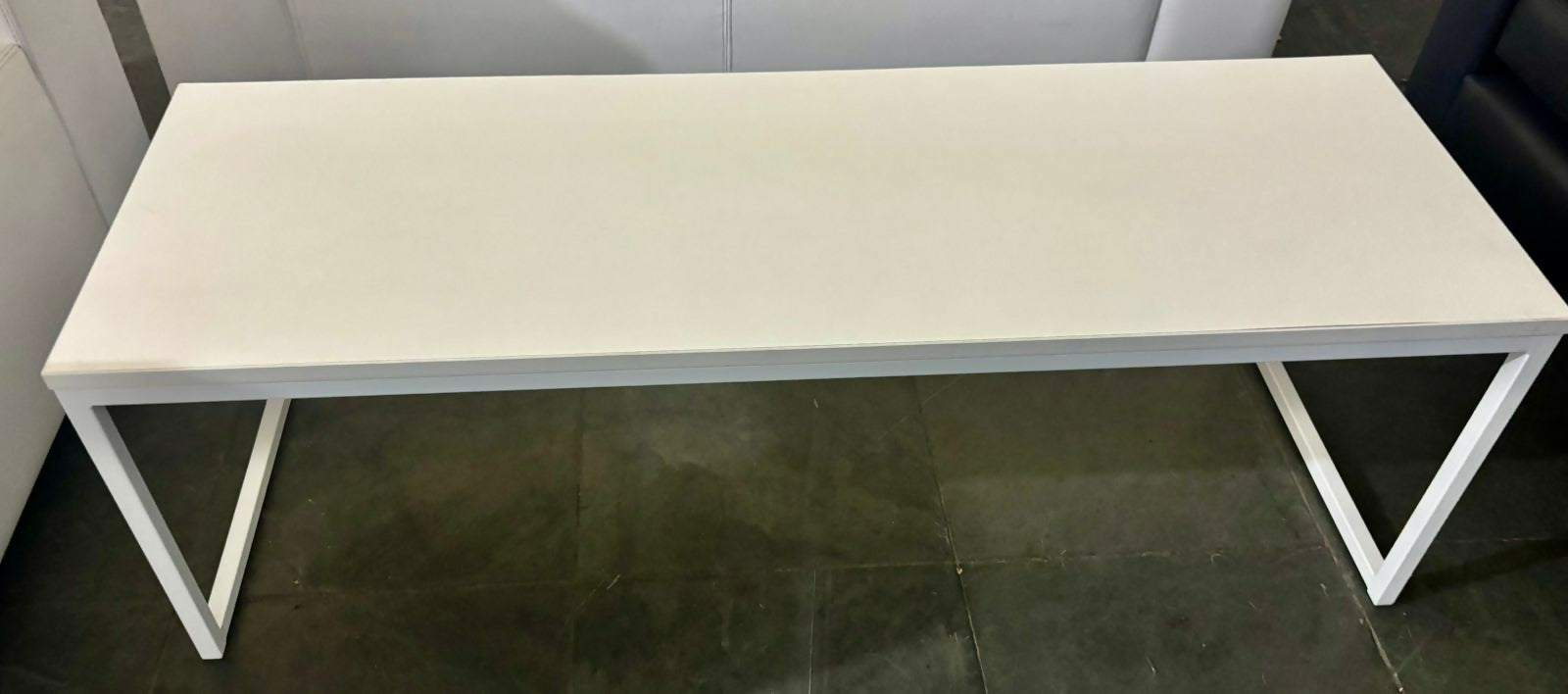 Mesa Centro retangular branca - Madeira - em ótimo estado - medidas - 120x40x40 altura