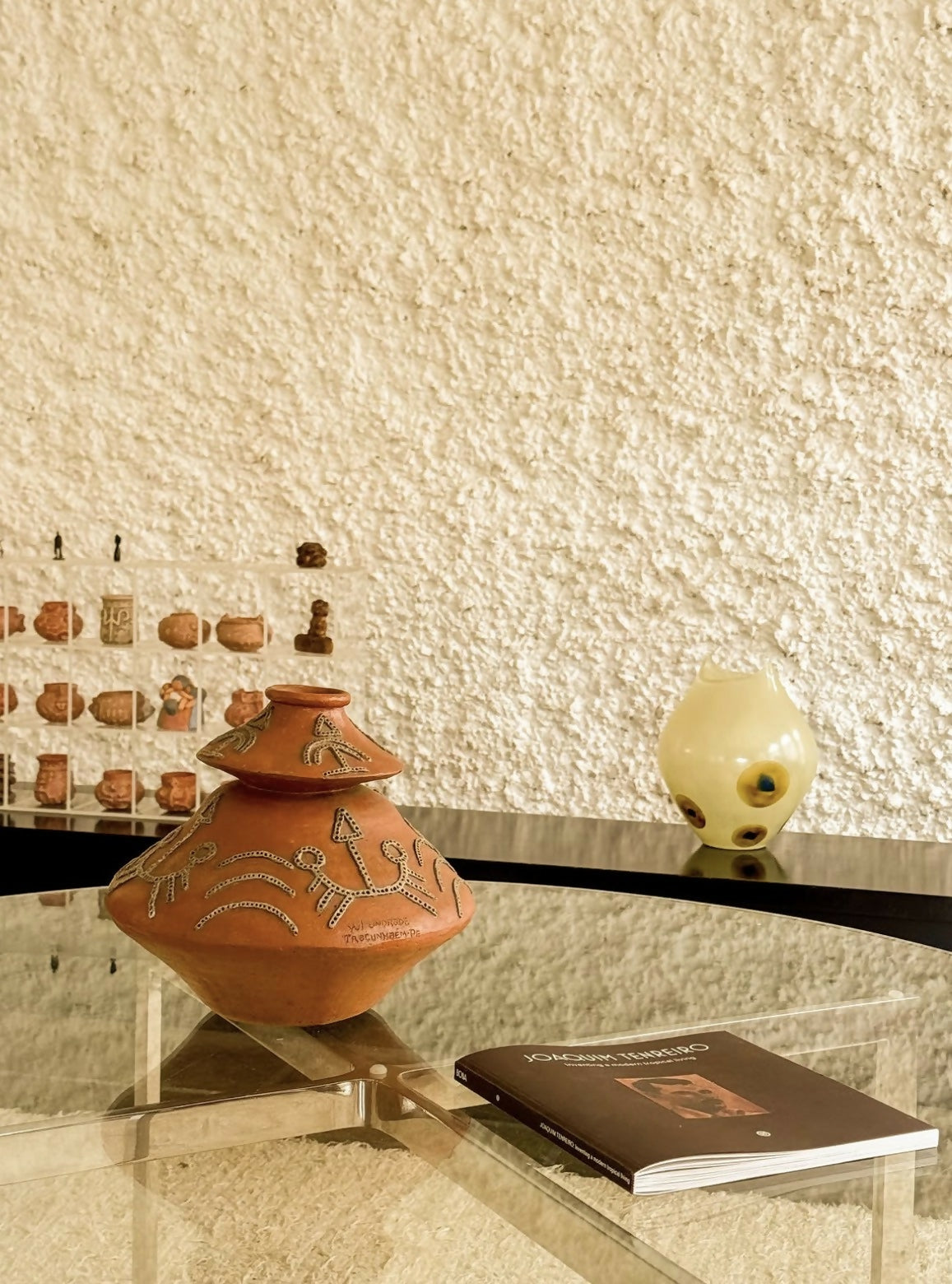 Vaso em cerâmica inspirado na cultura pré colombiana , Val Andrade