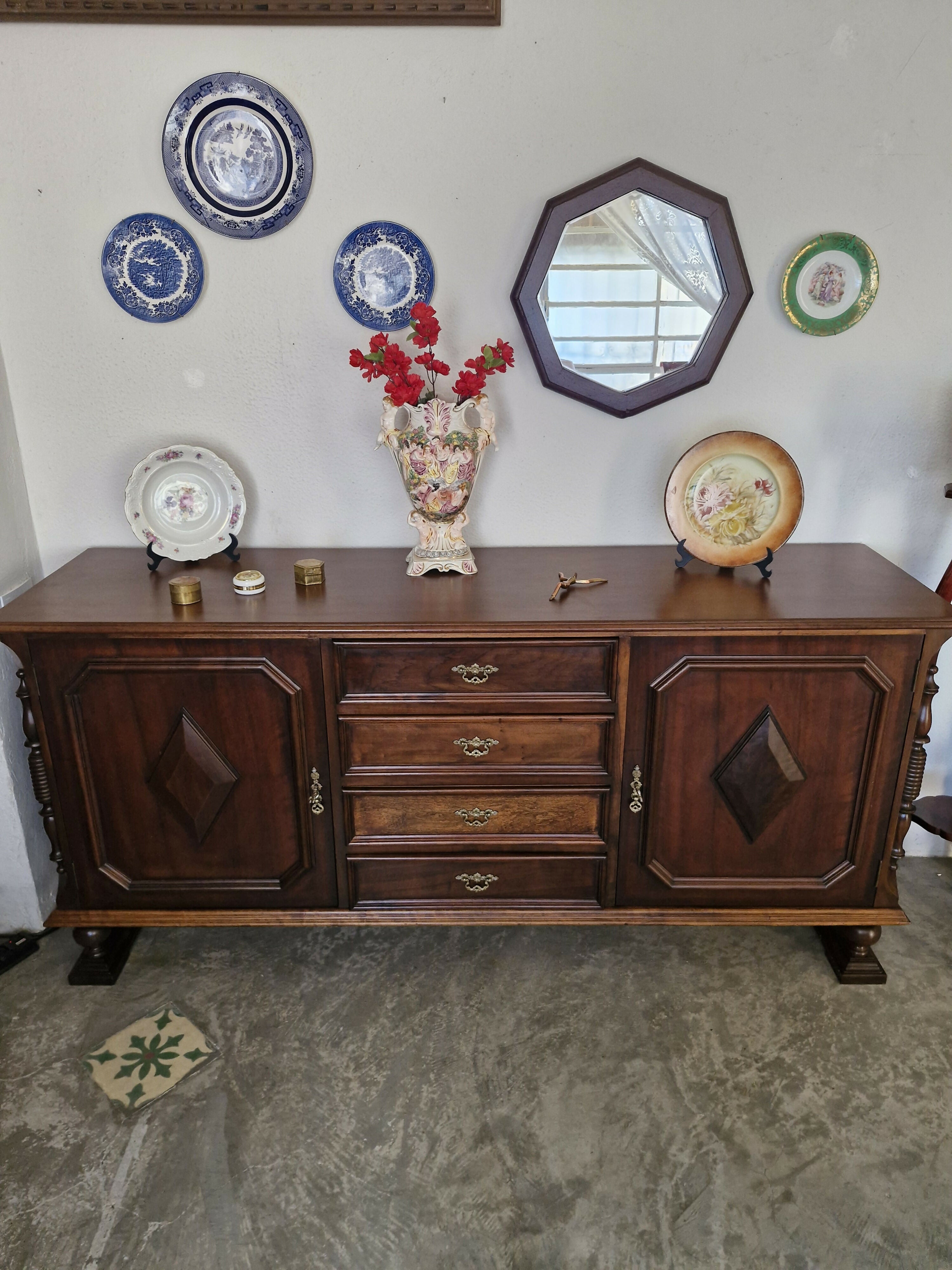 Etager / Buffet Colonial