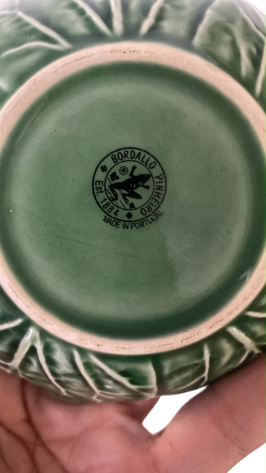 2 Pequenas Travessas / Pratos verdes Bordallo Pinheiro em forma de folhas 