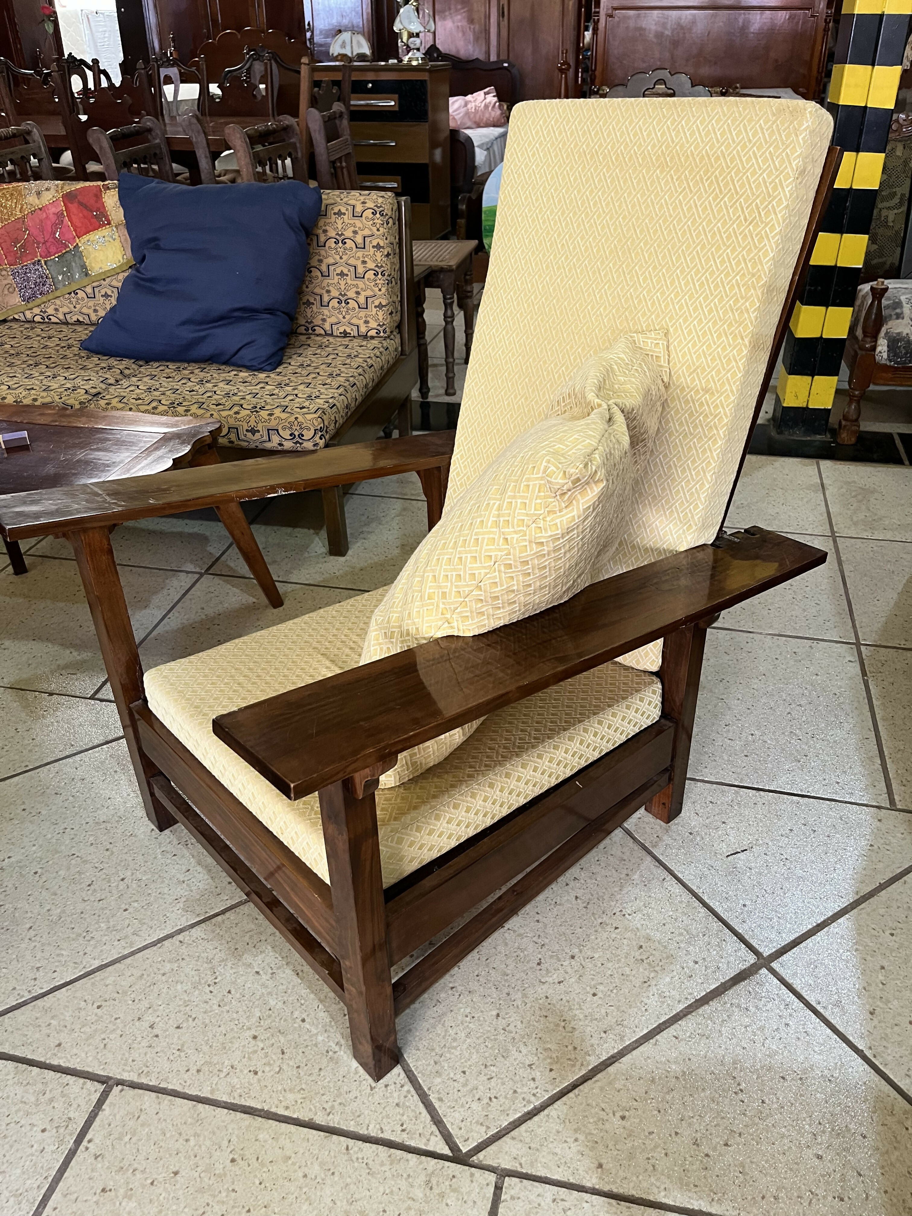 POLTRONA ANOS 60 EM MADEIRA JACARANDÁ