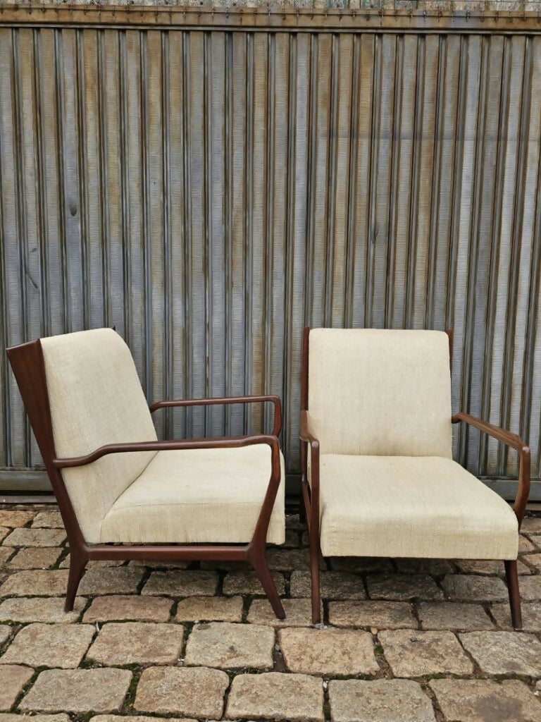 Par poltronas Rino Levi em Cabreúva e estofado em veludo