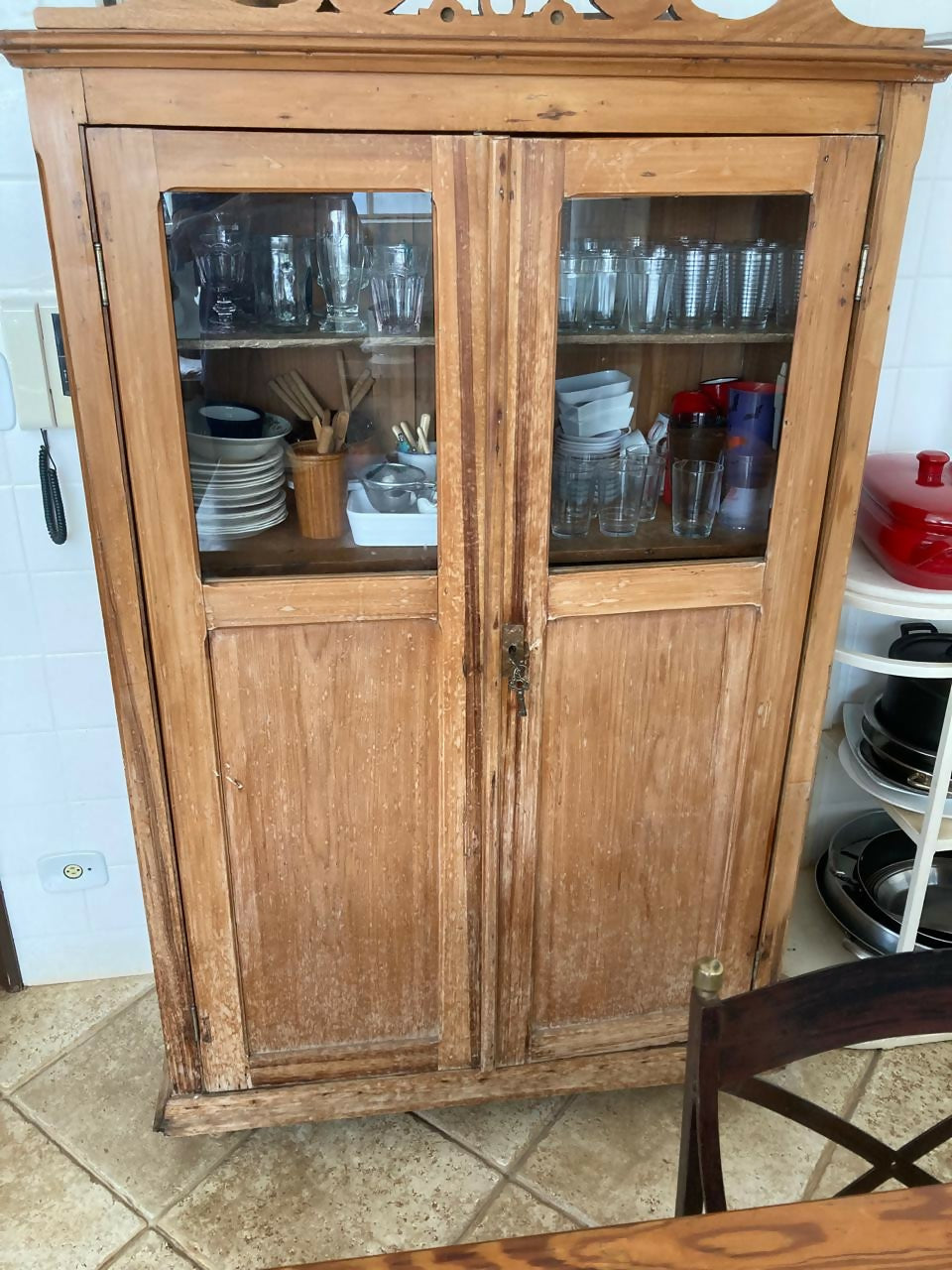 cristaleira antiga madeira maciça