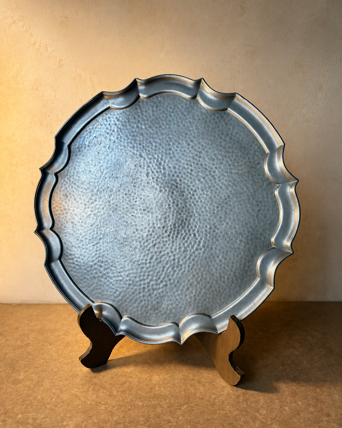 Bandeja redonda inglesa Hutton Sheffield em English Pewter (DMCPS_717)