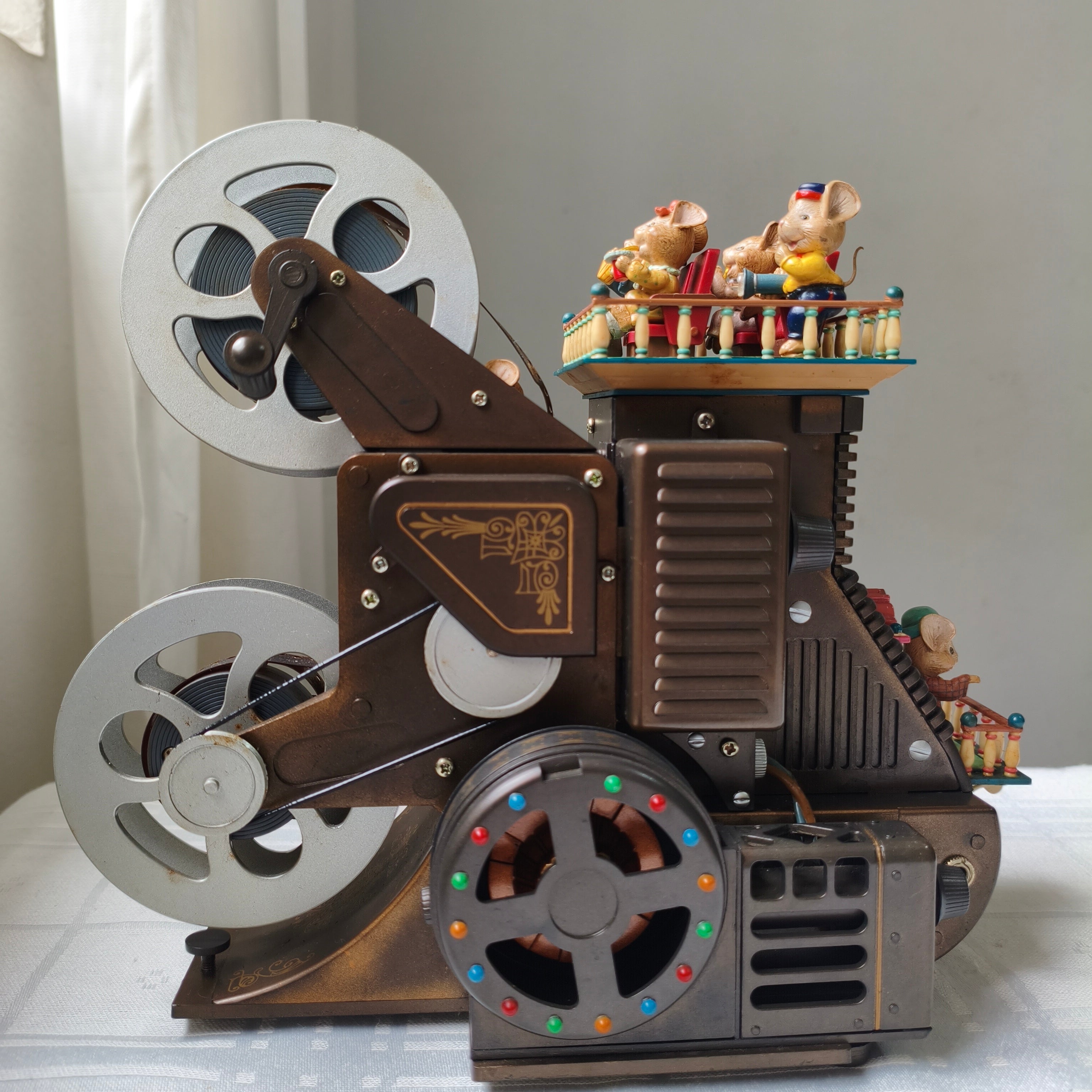 Caixinha musical Enesco Hooray for Hollywood