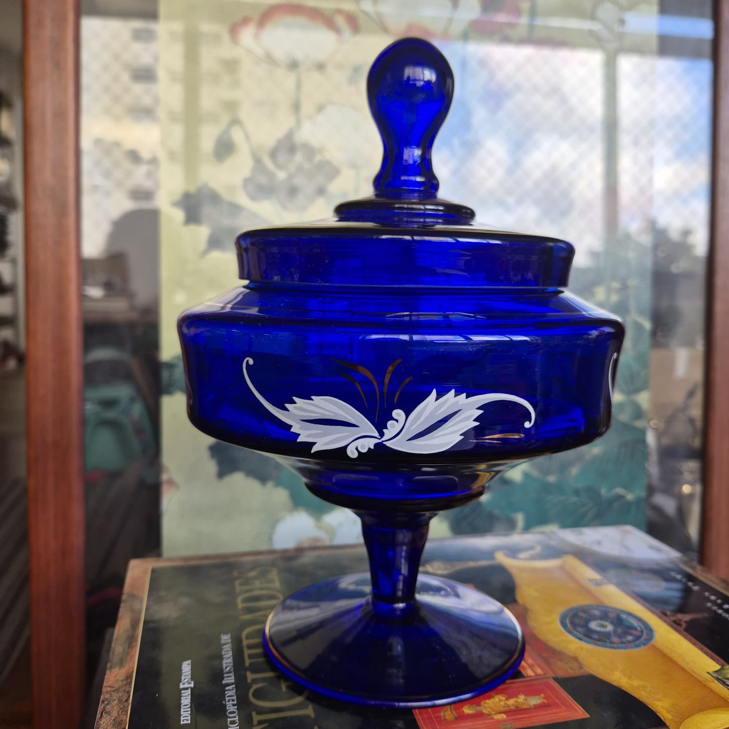 Linda bomboniére/compoteira vintage em vidro azul cobalto, anos 50. Perfeito estado,  douração intacta.