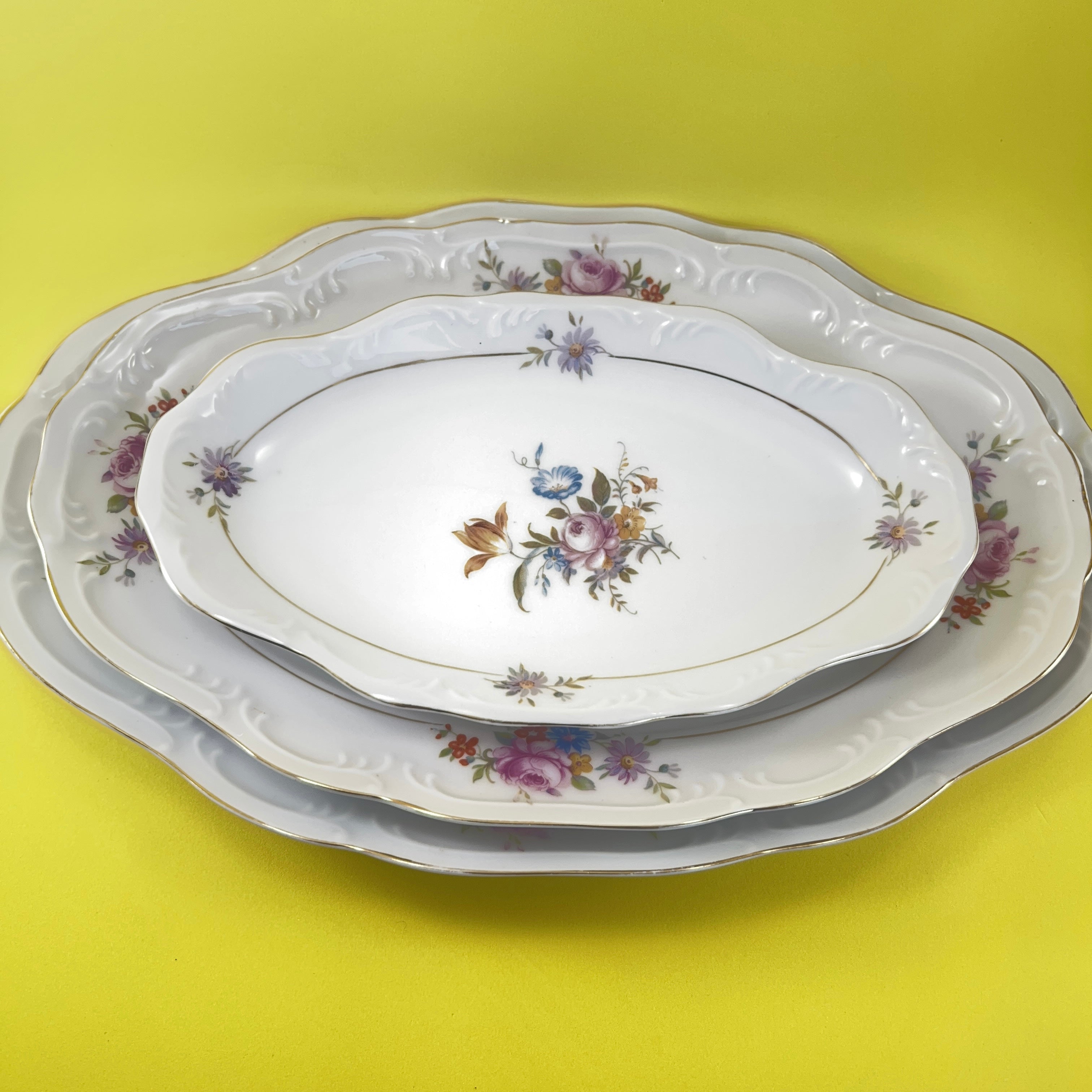 Porcelana Schmidt Rio do Testo 1946/1958 Jogo com 3 travessas rasas