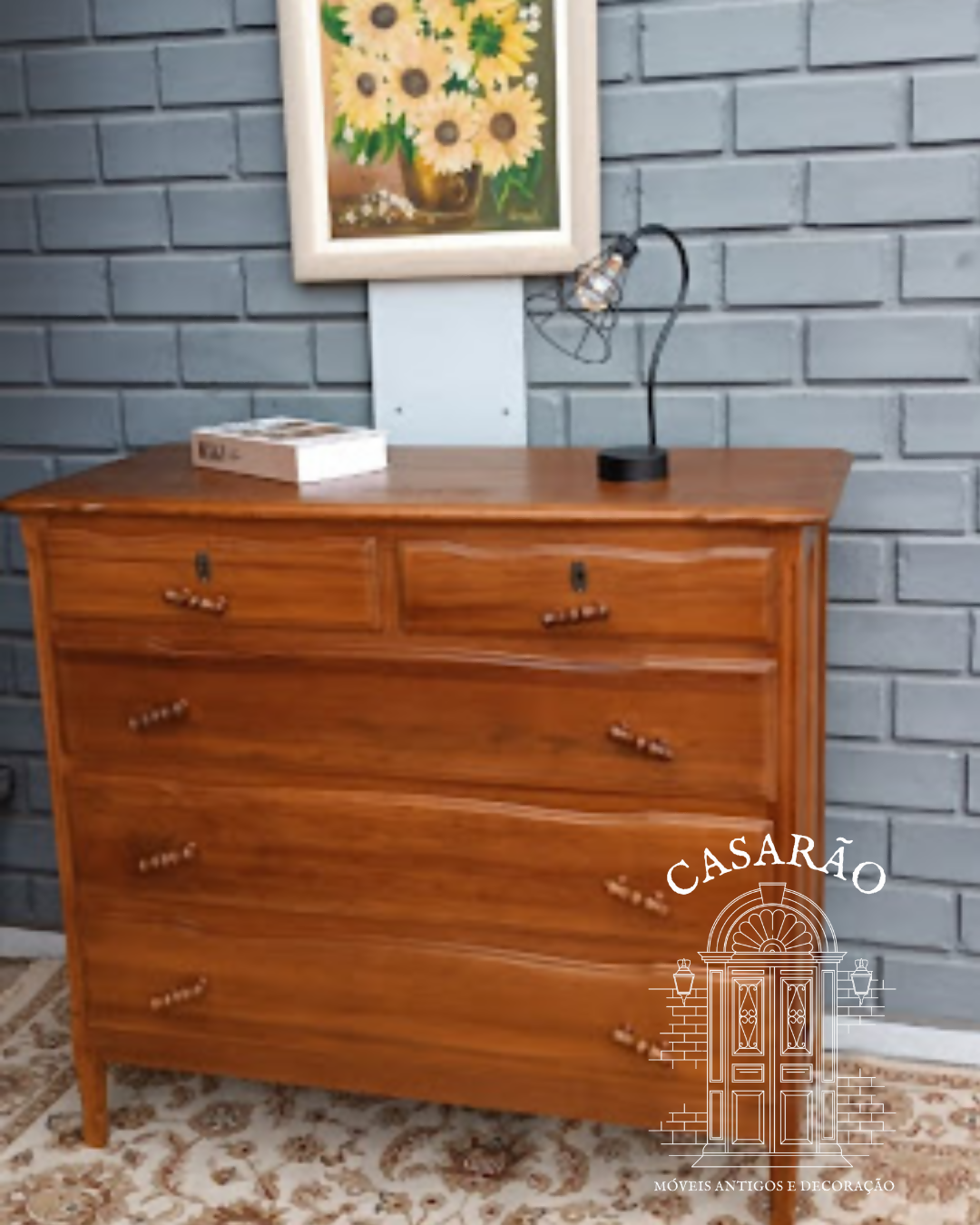 Linda Cômoda em Cedro Rosa (5 gavetas)