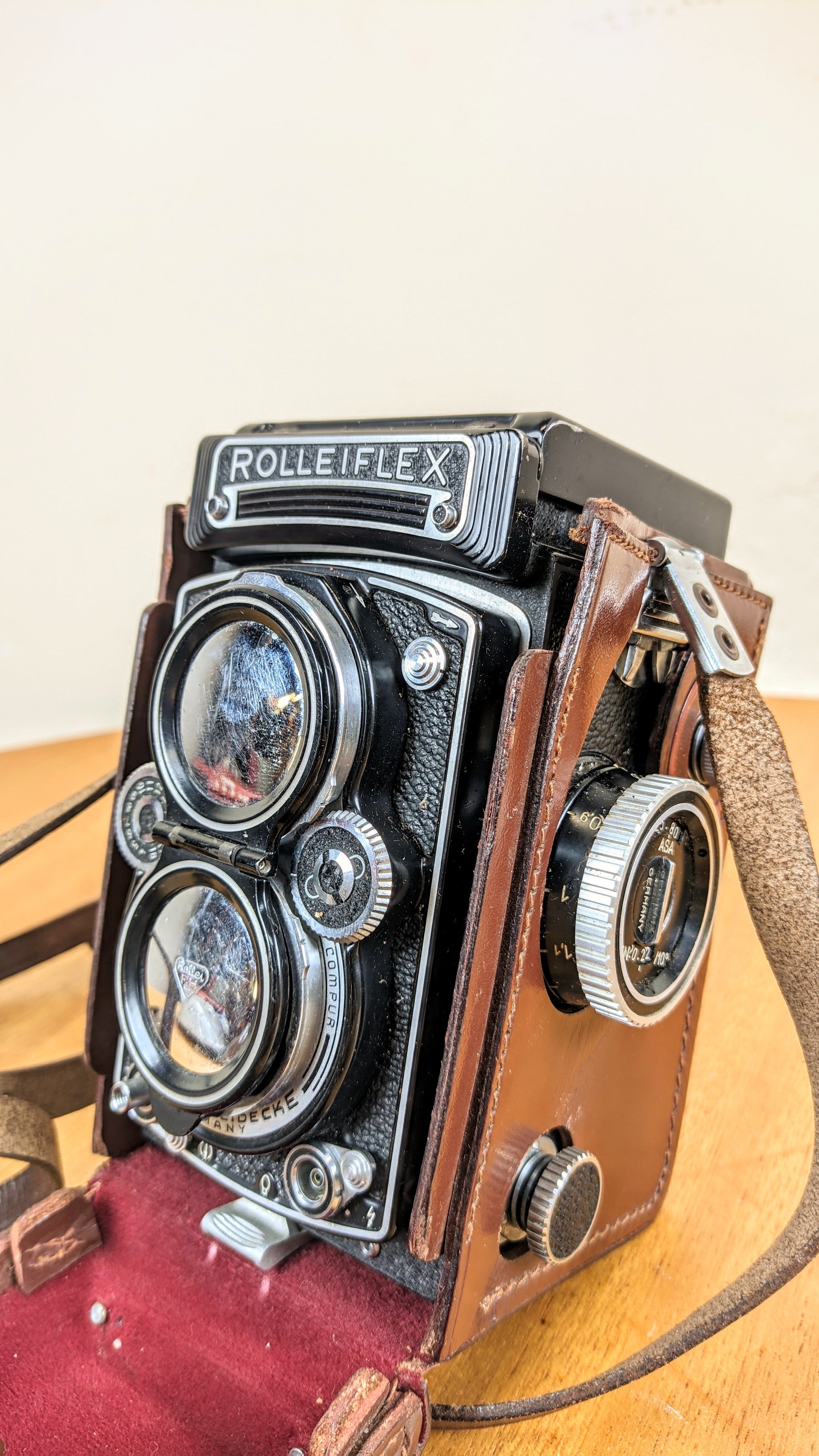 Câmera fotográfica antiga Rolleiflex 3.5 (não funciona)