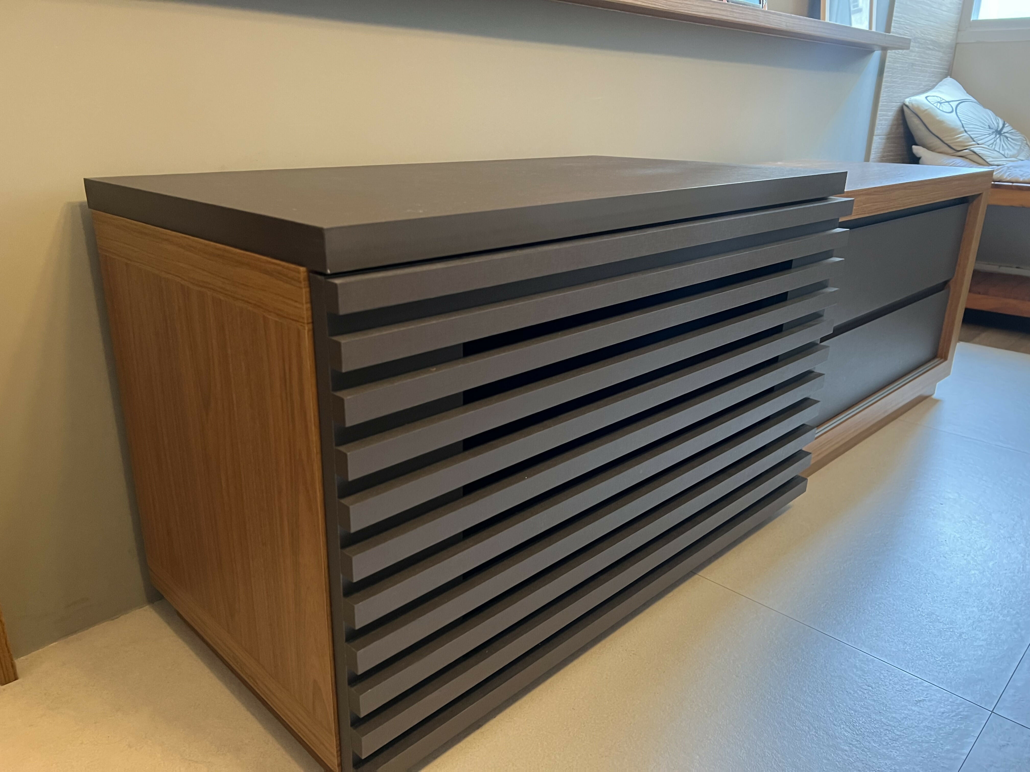 Rack / Buffet Moderno de Madeira Maciça