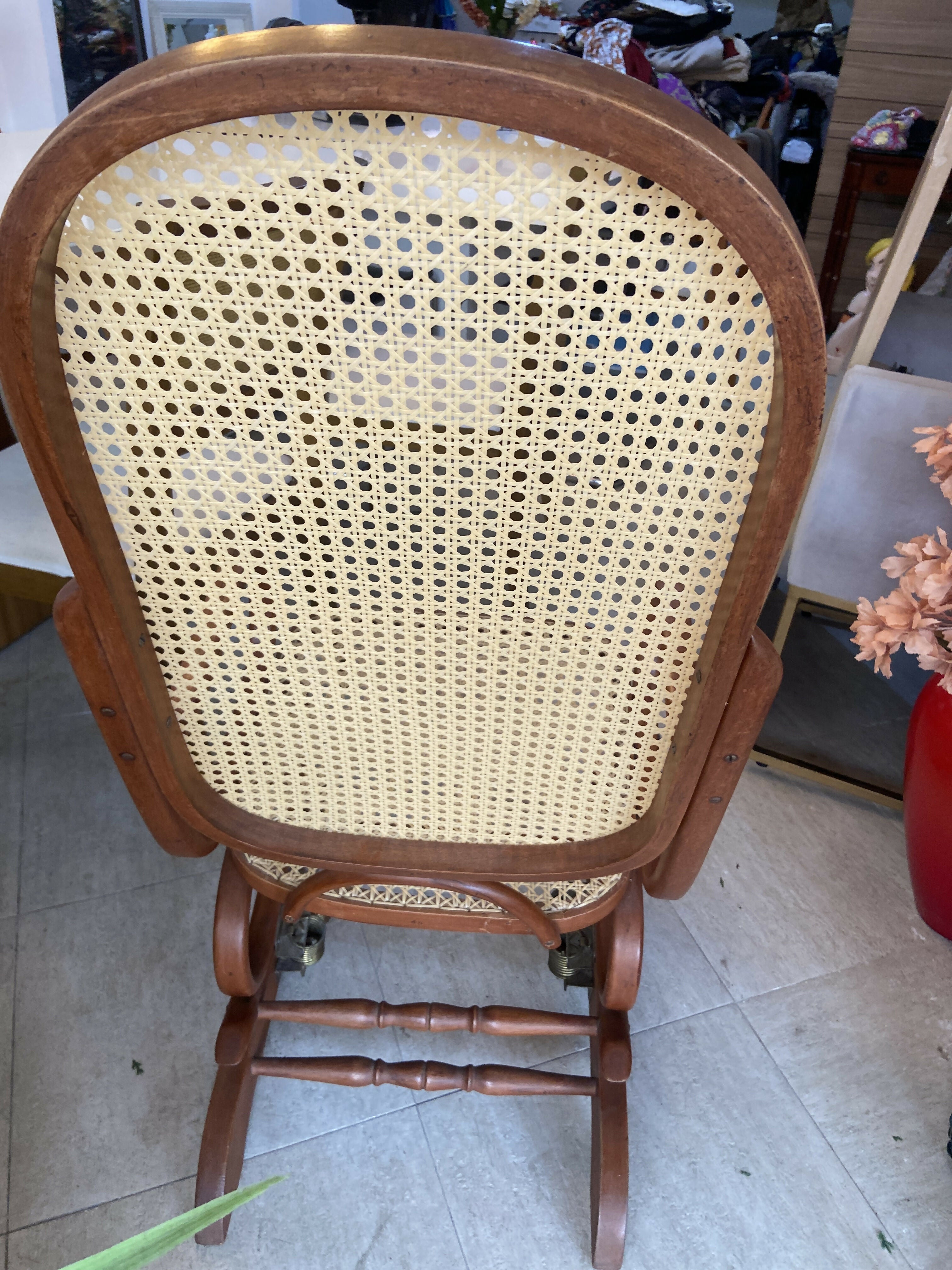 CADEIRA DE BALANÇO MOLA PALHINHA THONET