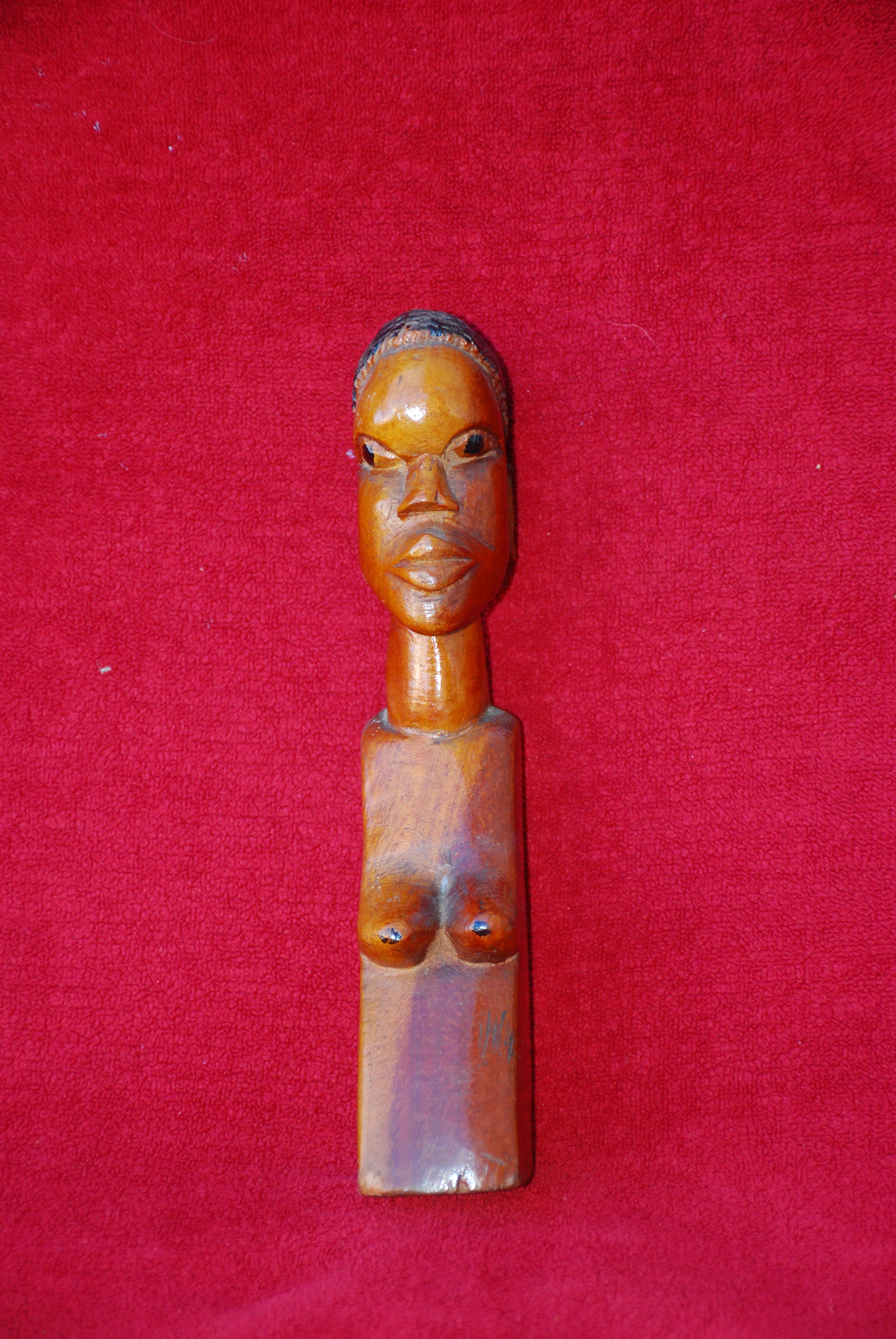 Escultura Africana de casal (homem e mulher) em madeira nobre,  Quênia, datada dos anos 70.
