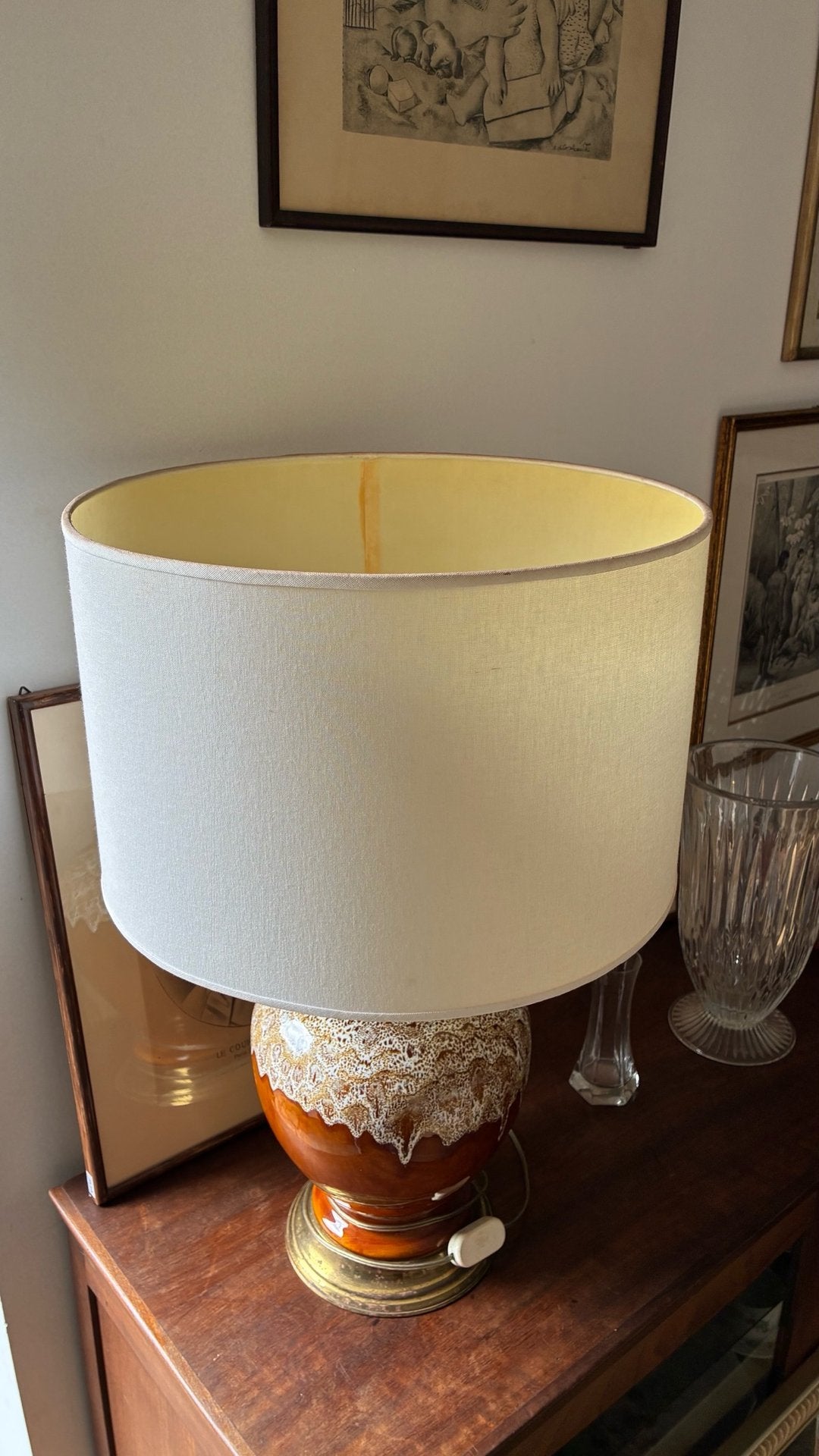 Luminária de Mesa com Base em Cerâmica Esmaltada