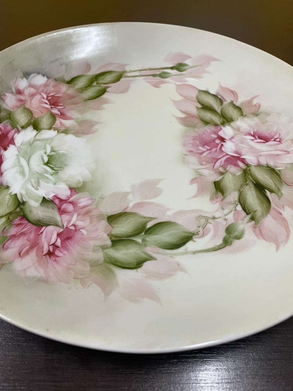 Prato decorativo com pintura floral feita à mão