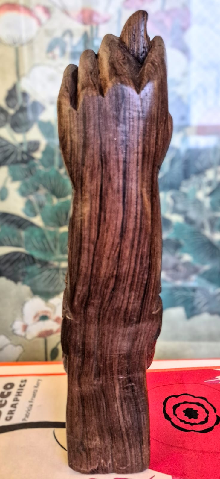  Escultura talhada em bloco único de jacarandá em formato de figa e carranca. Icônica do nosso Modernismo. Ótimo estado!
