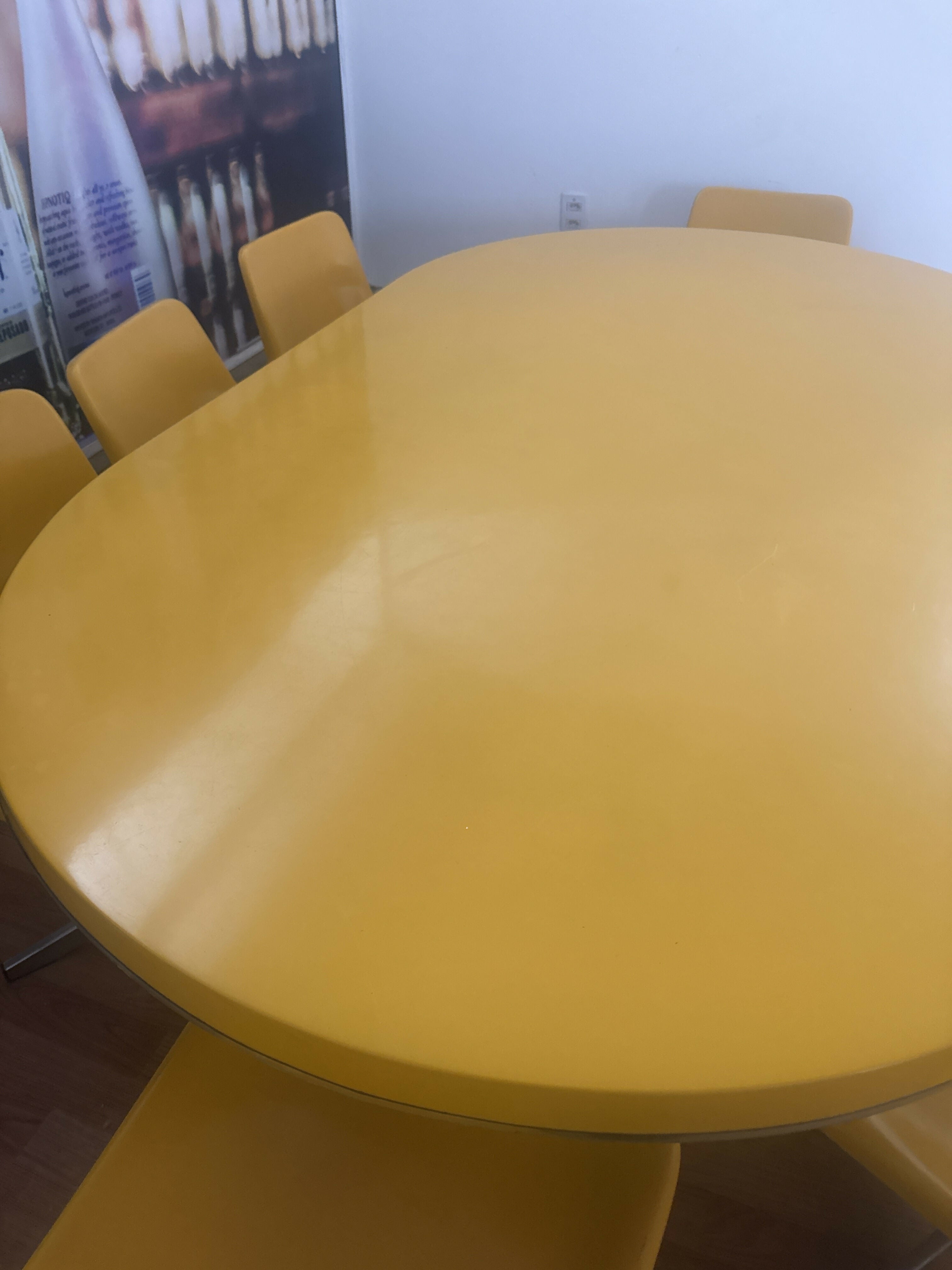 Conjunto Vintage Anos 70 – Mesa de Fibra + 8 Cadeiras – Móveis Gyotoku – RARÍSSIMO