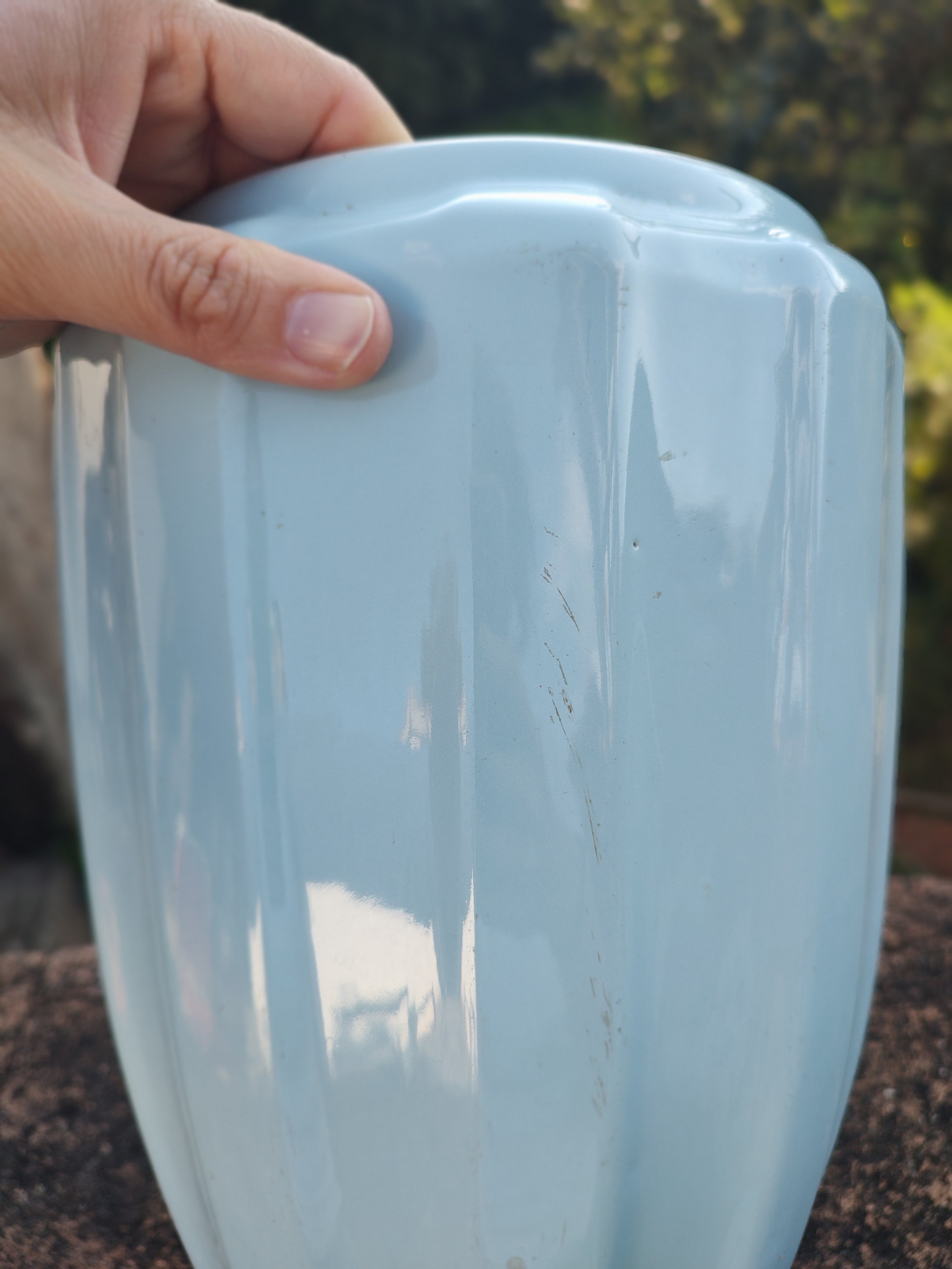 Grande vaso antigo em porcelana azul canelada (26cm altura) - anos 60