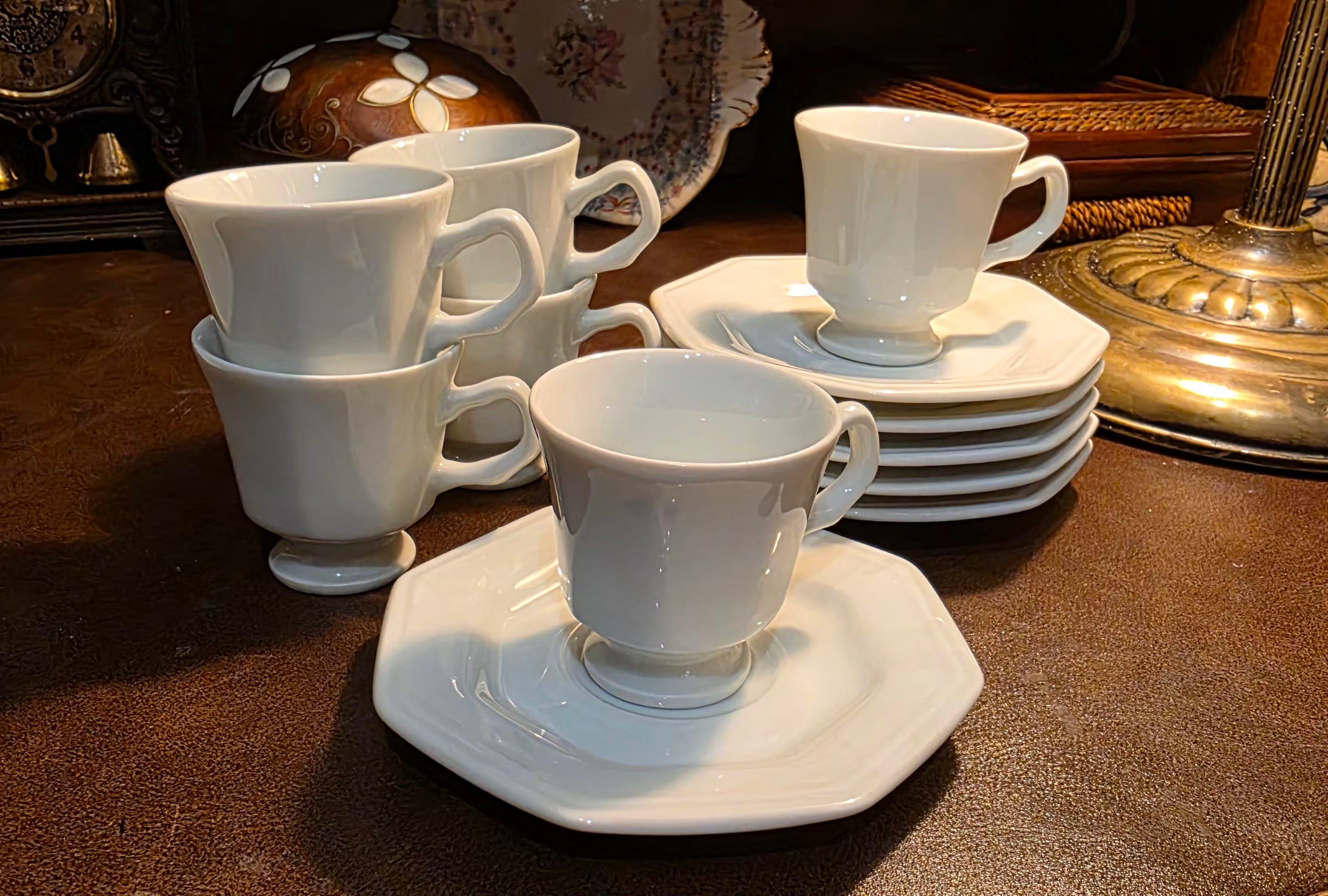 Jogo 9 xícaras café Schimidt em porcelana branca anos 2000