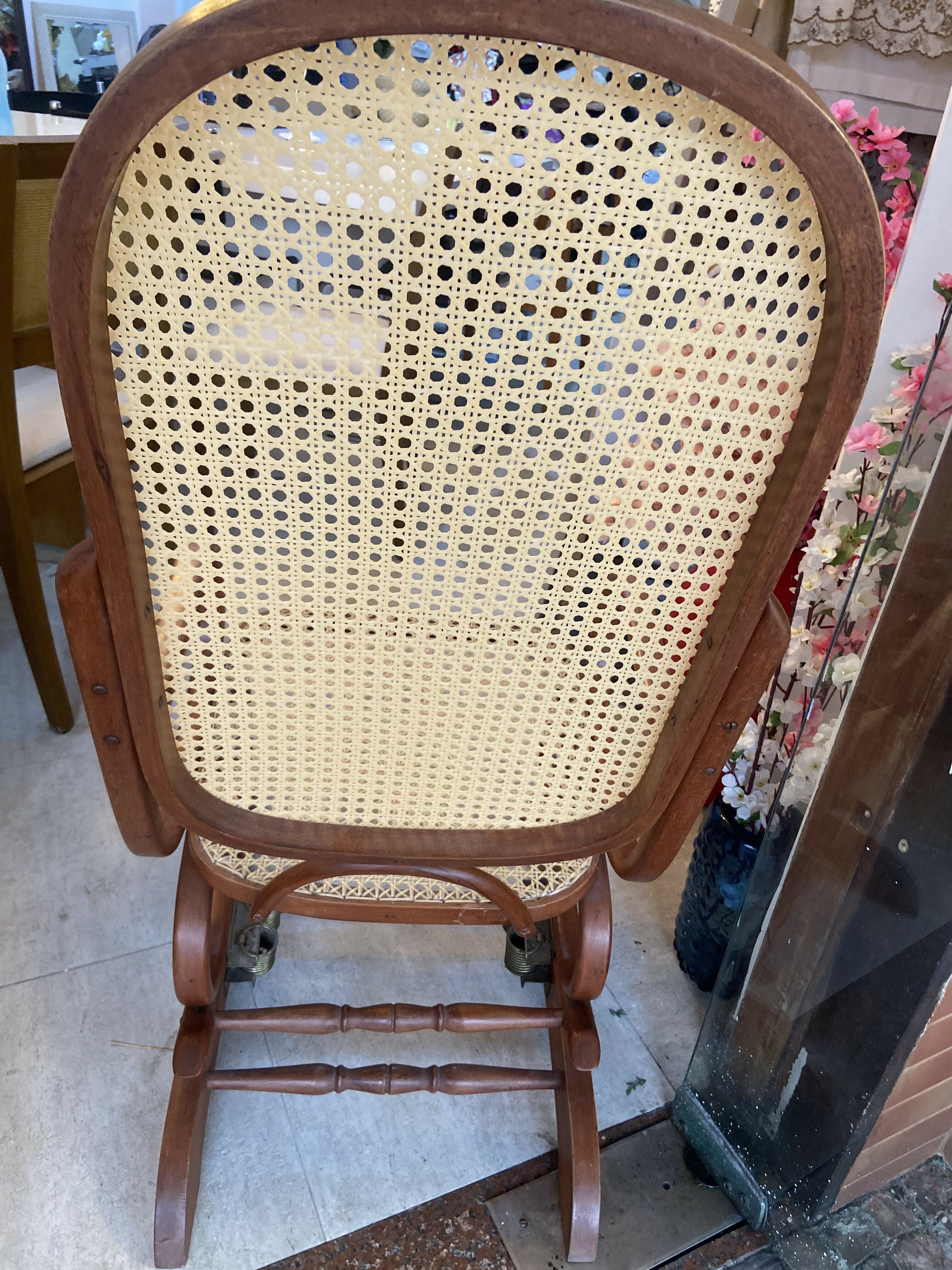 CADEIRA DE BALANÇO MOLA PALHINHA THONET