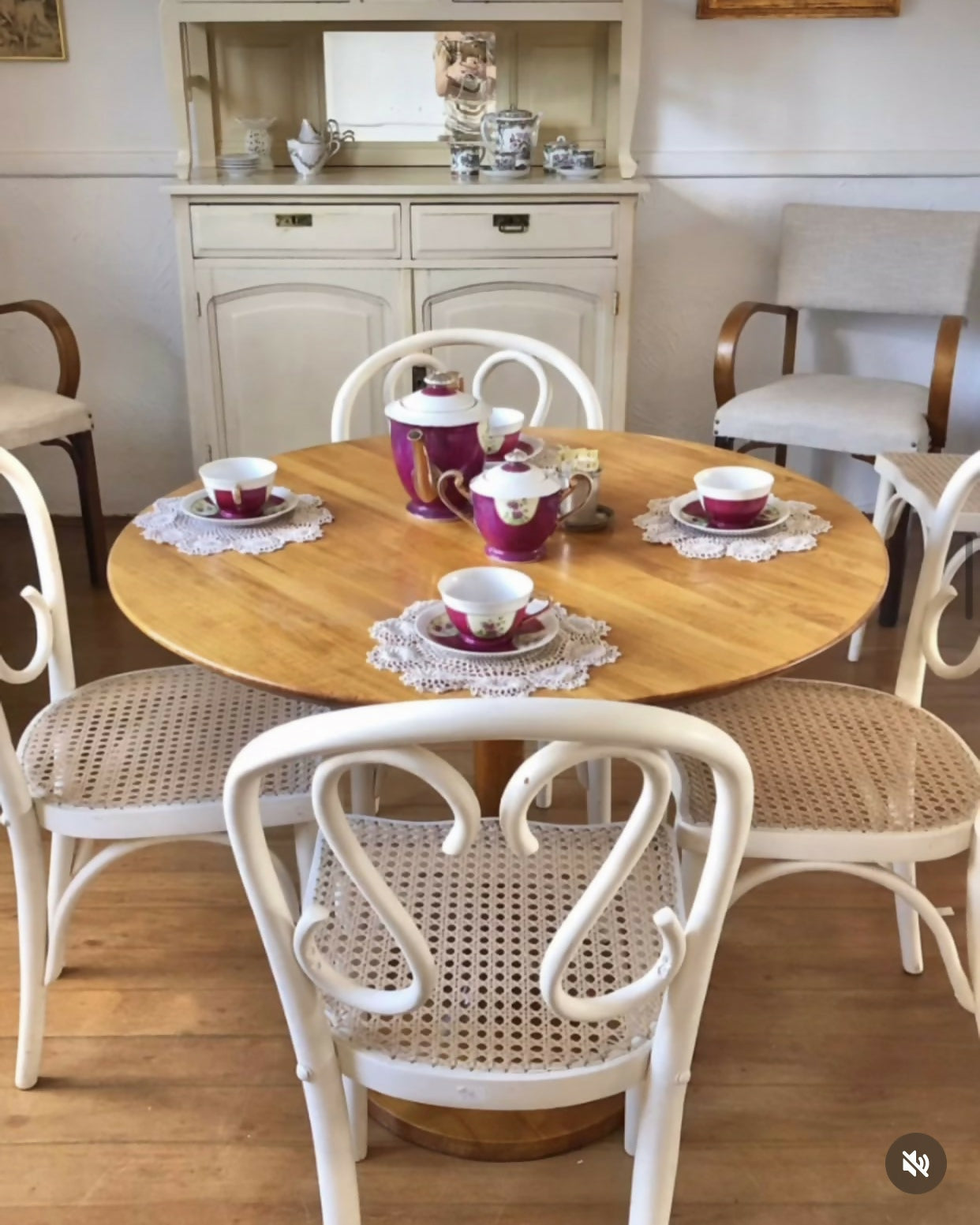 Cadeira Thonet com madeira em branco e assento em palhinha