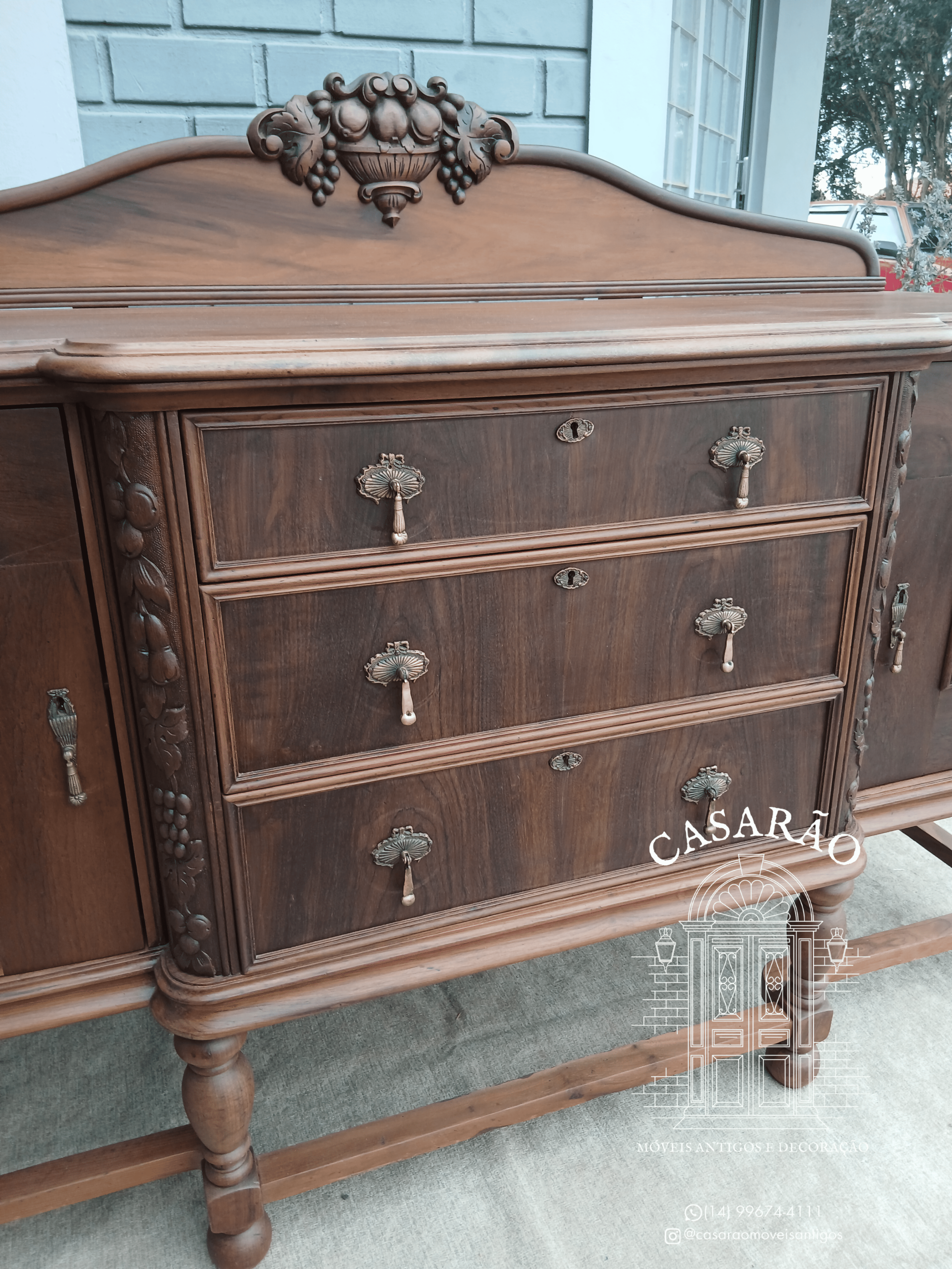 BUFFET BALCÃO ENTALHADO (3 GAVETAS E 2 PORTAS)
