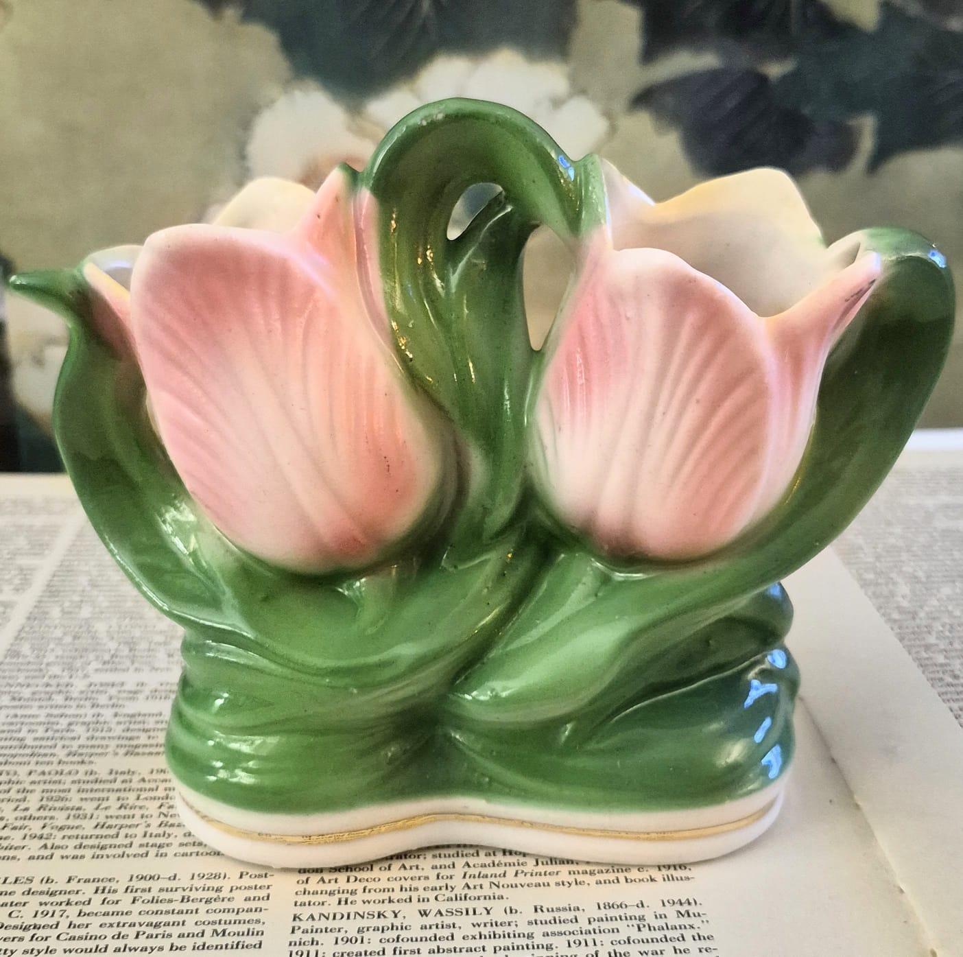 Floreira em porcelana nacional vintage lindíssima, Vieira de Castro. Intacta. Uma raridade.