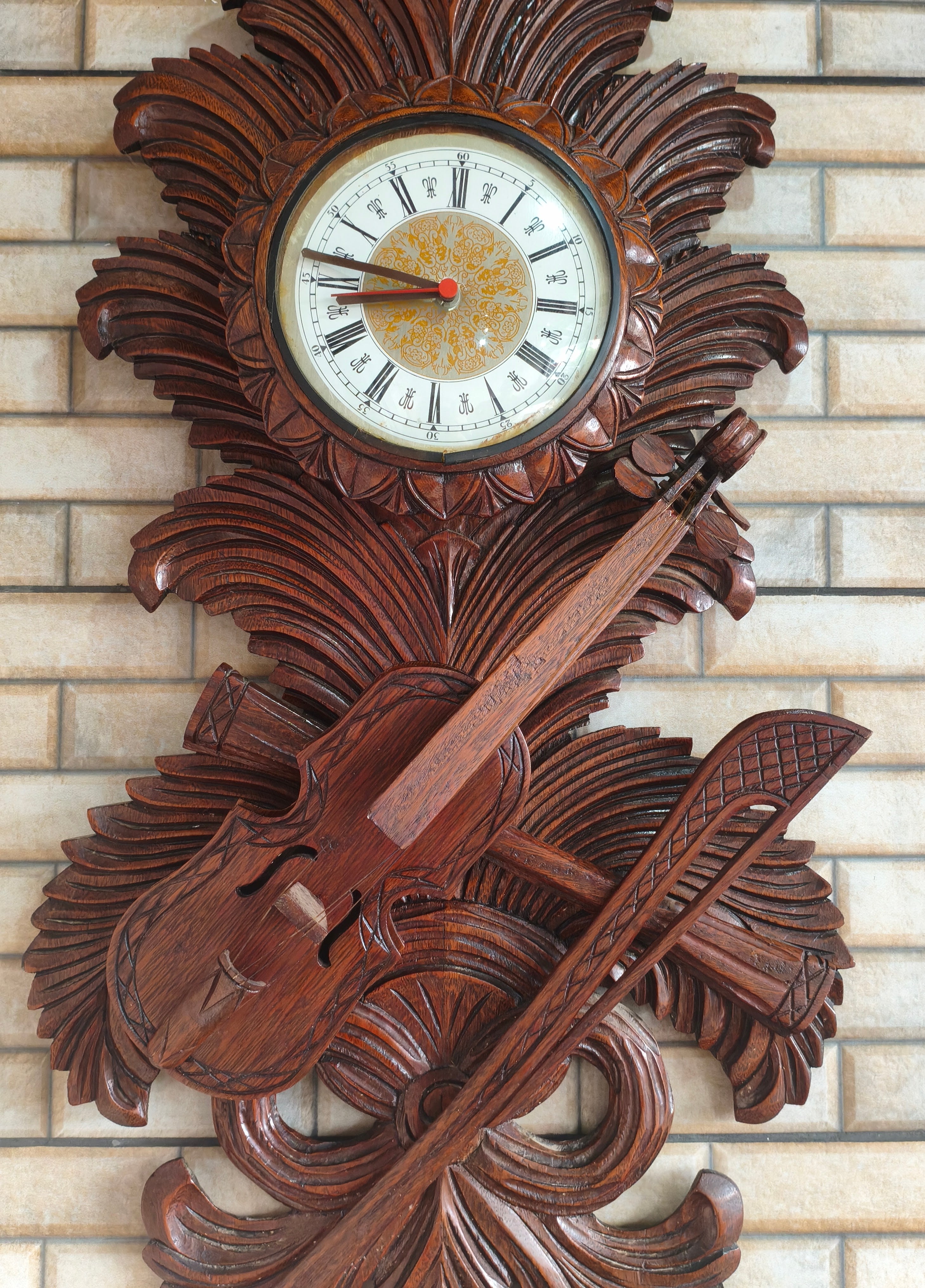 Relógio de parede em madeira maciça - Violino