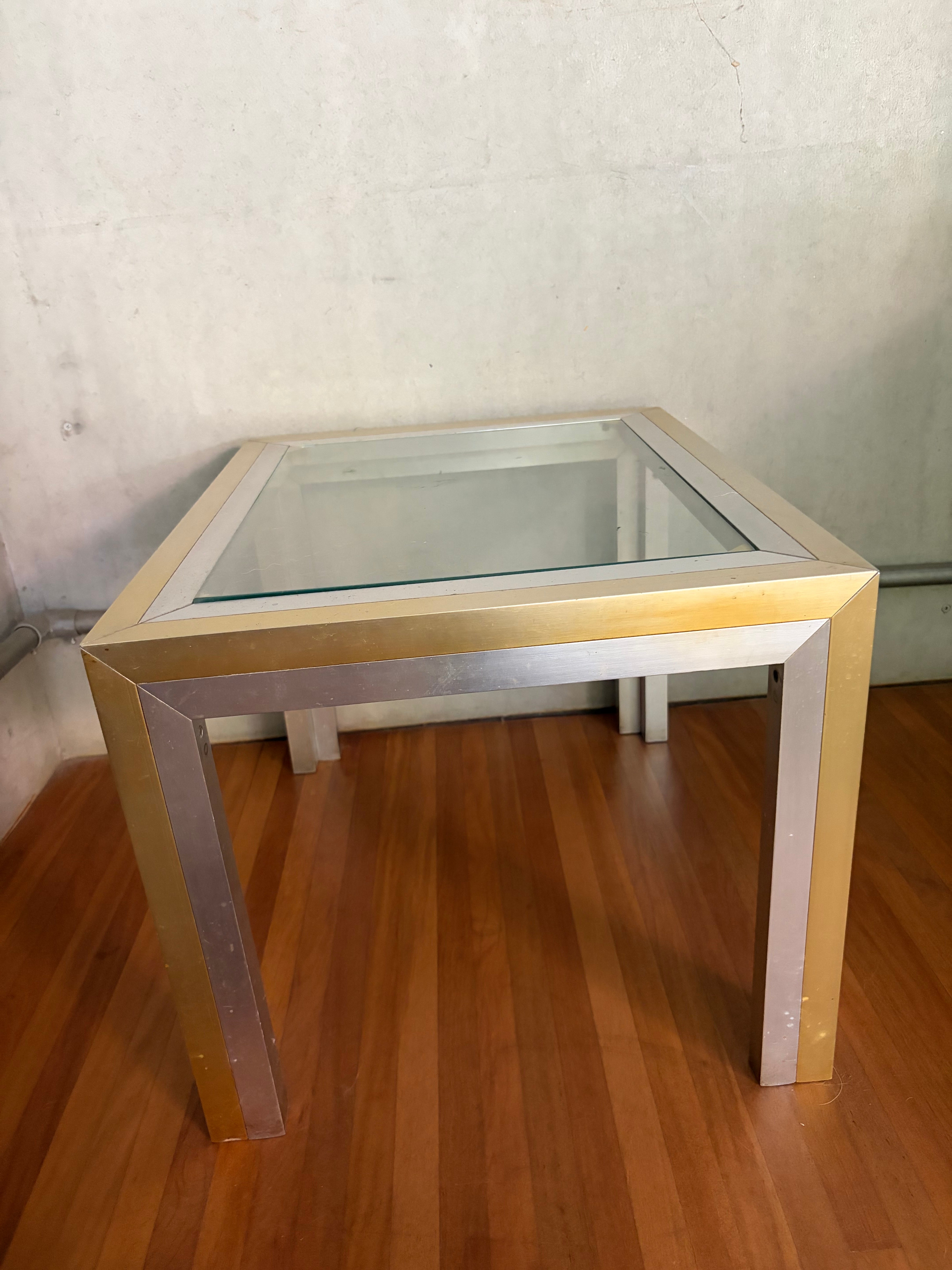 Mesinha lateral em vidro e metal prateado e dourado estilo Italiano 