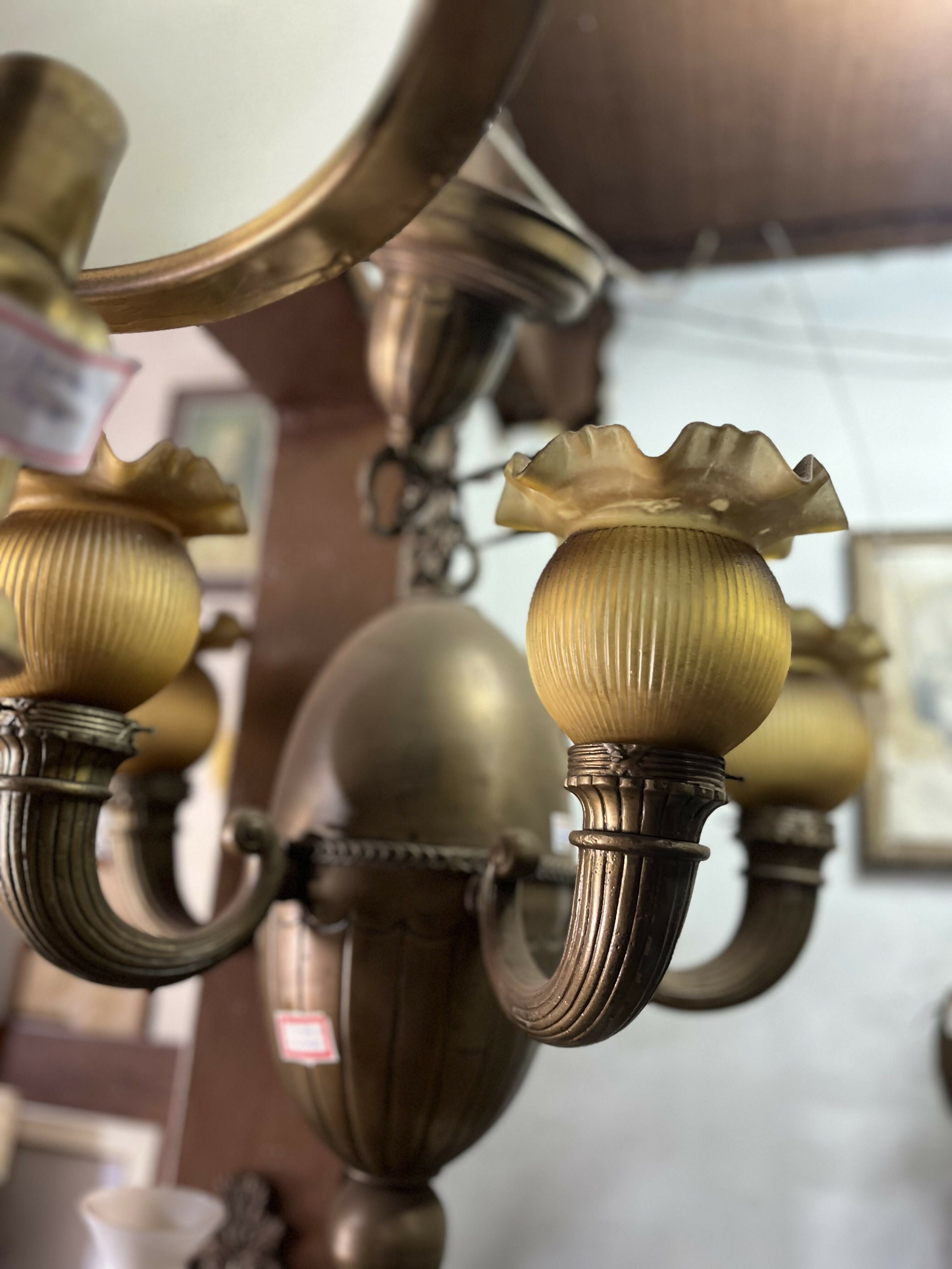 Lustre bronze 1930 cúpulas tulipas cor âmbar peça rara