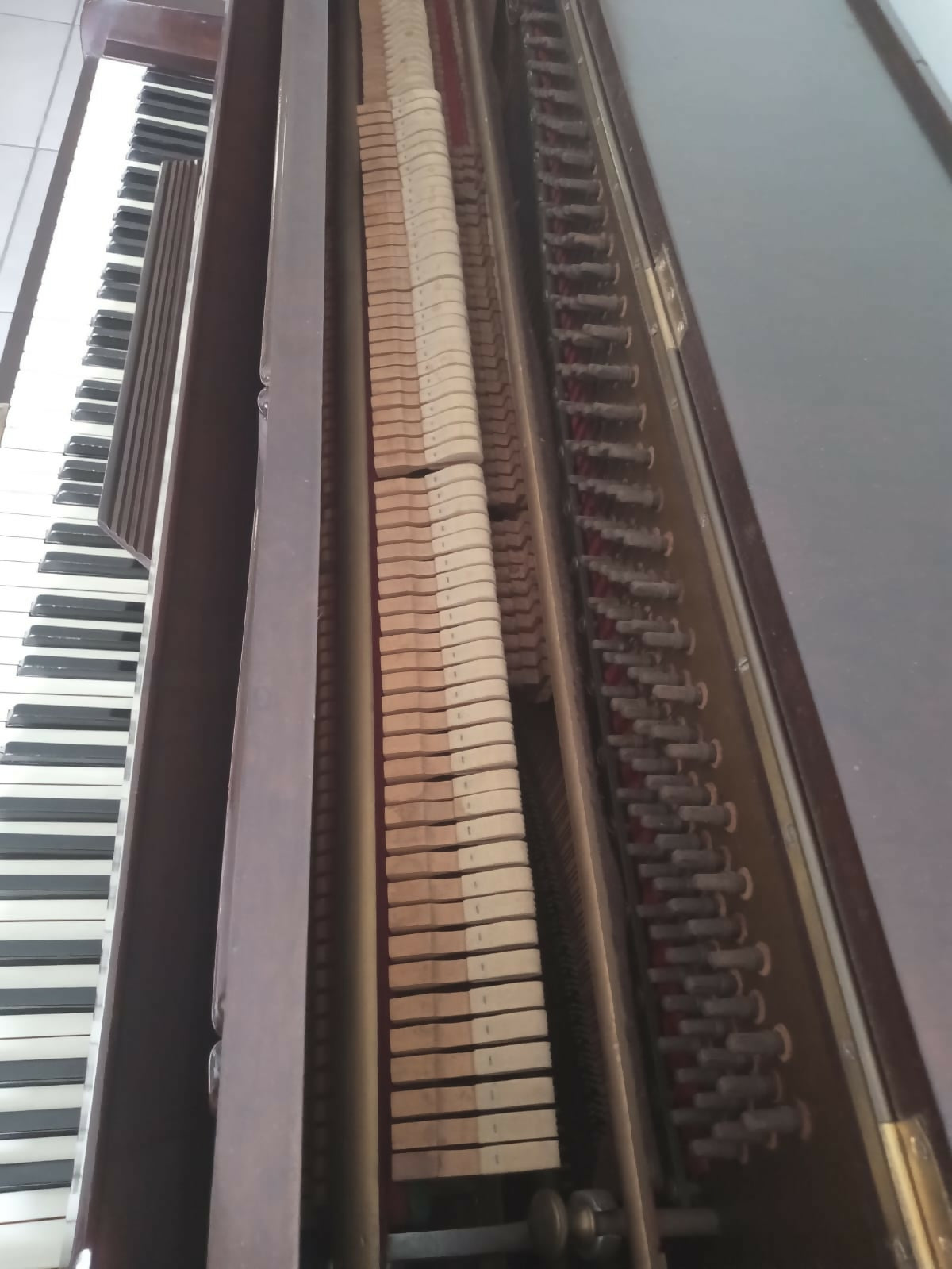 PIANO UPRIGHT BARRATT & ROBINSON
