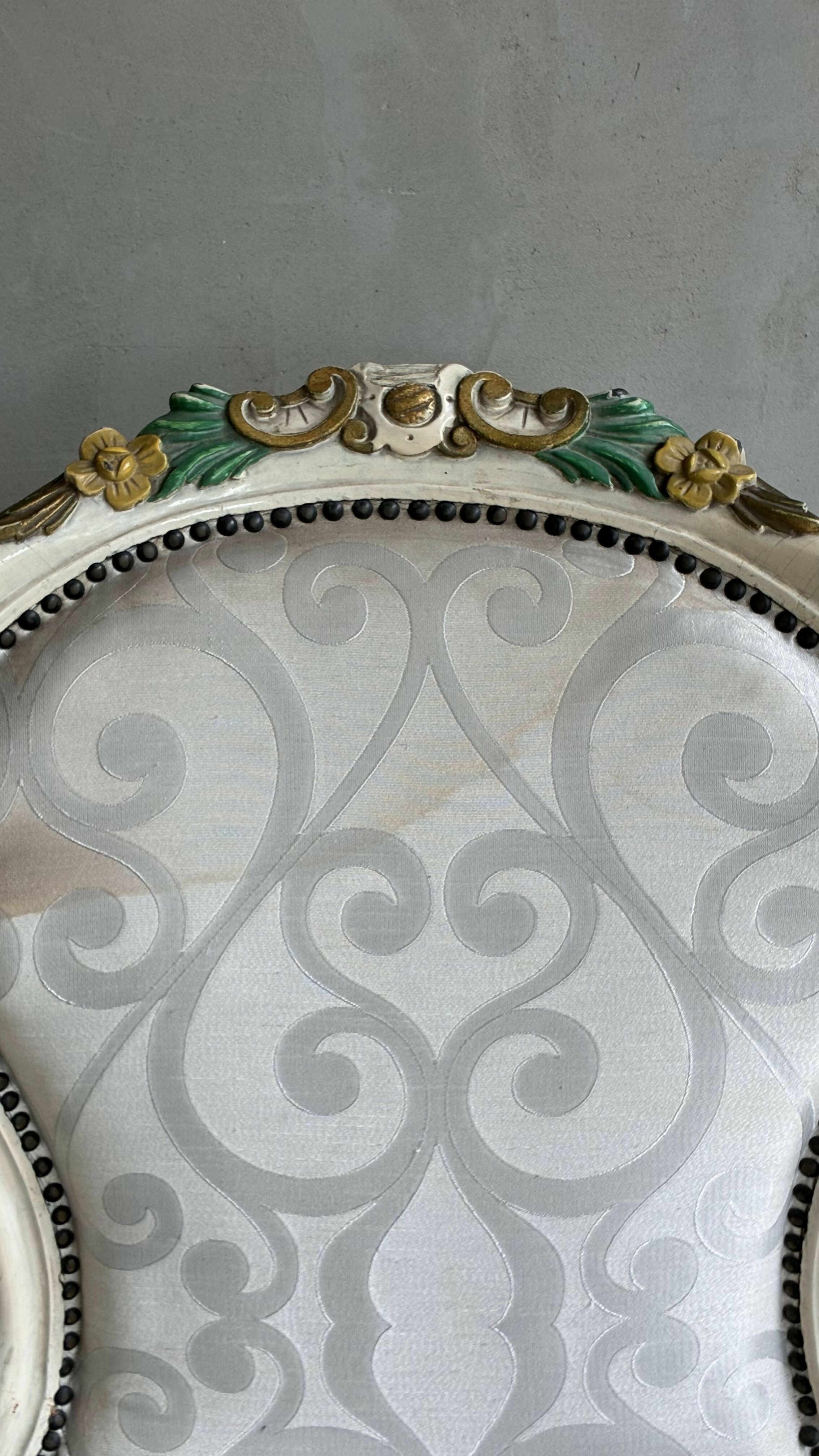 Poltrona Vitoriana Estilo Clássico