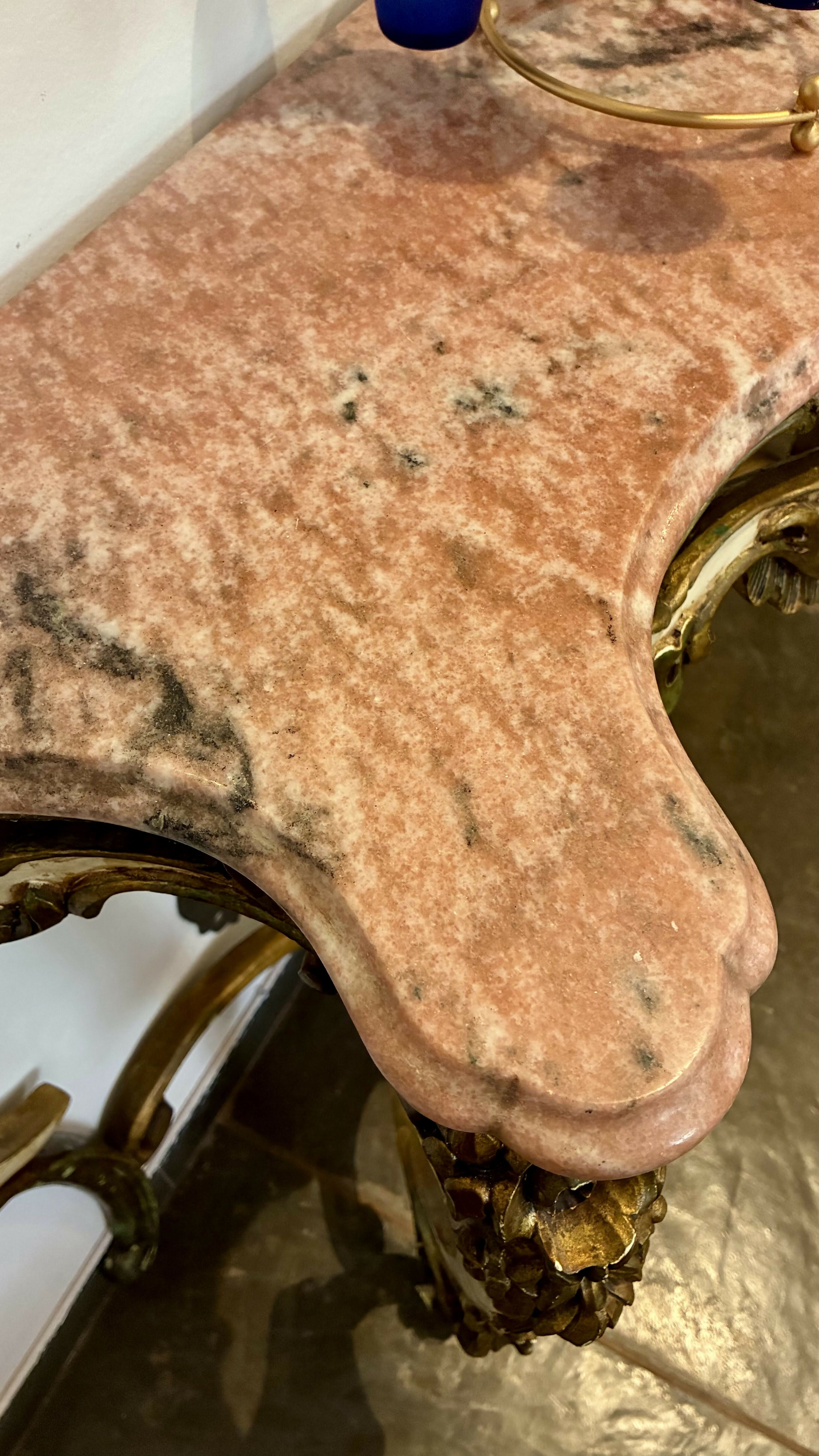 Aparador com Tampo de Mármore Rosa