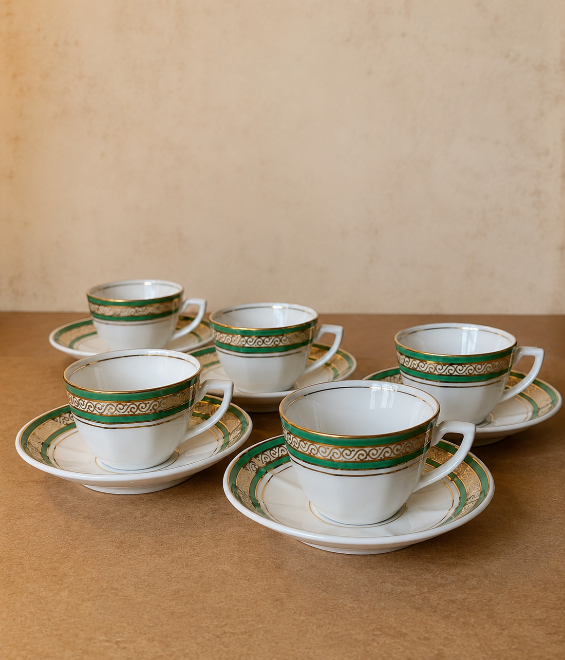 Conjunto para café Porcelana Schmidt Rio do Testo com adornos pintados em verde e dourado (DMCPS_240)