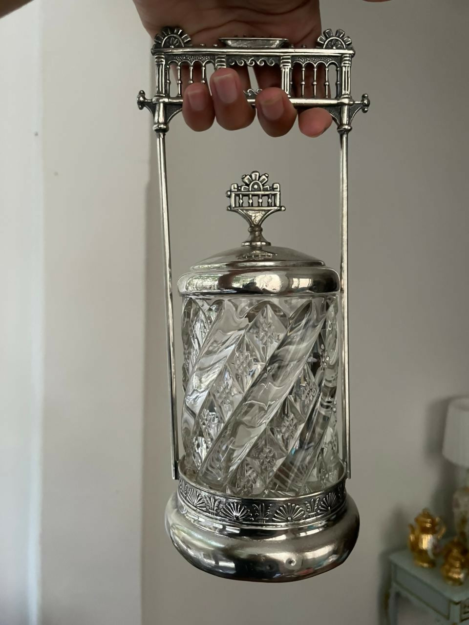 Recipiente para picles em cristal e metal espesso a prata