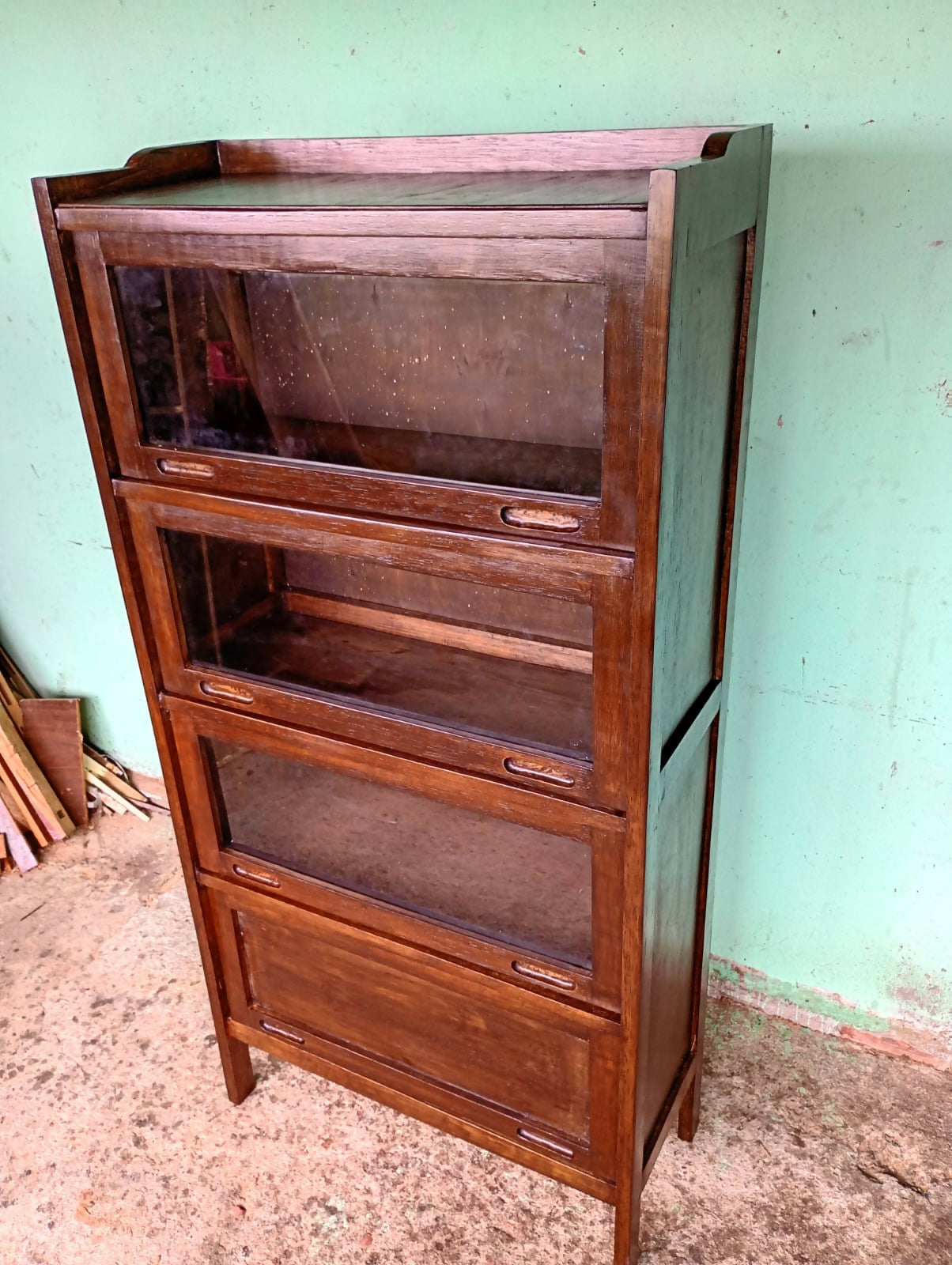 Estante basculante livreiro 4 portas ja restaurada funcionando perfeitamente