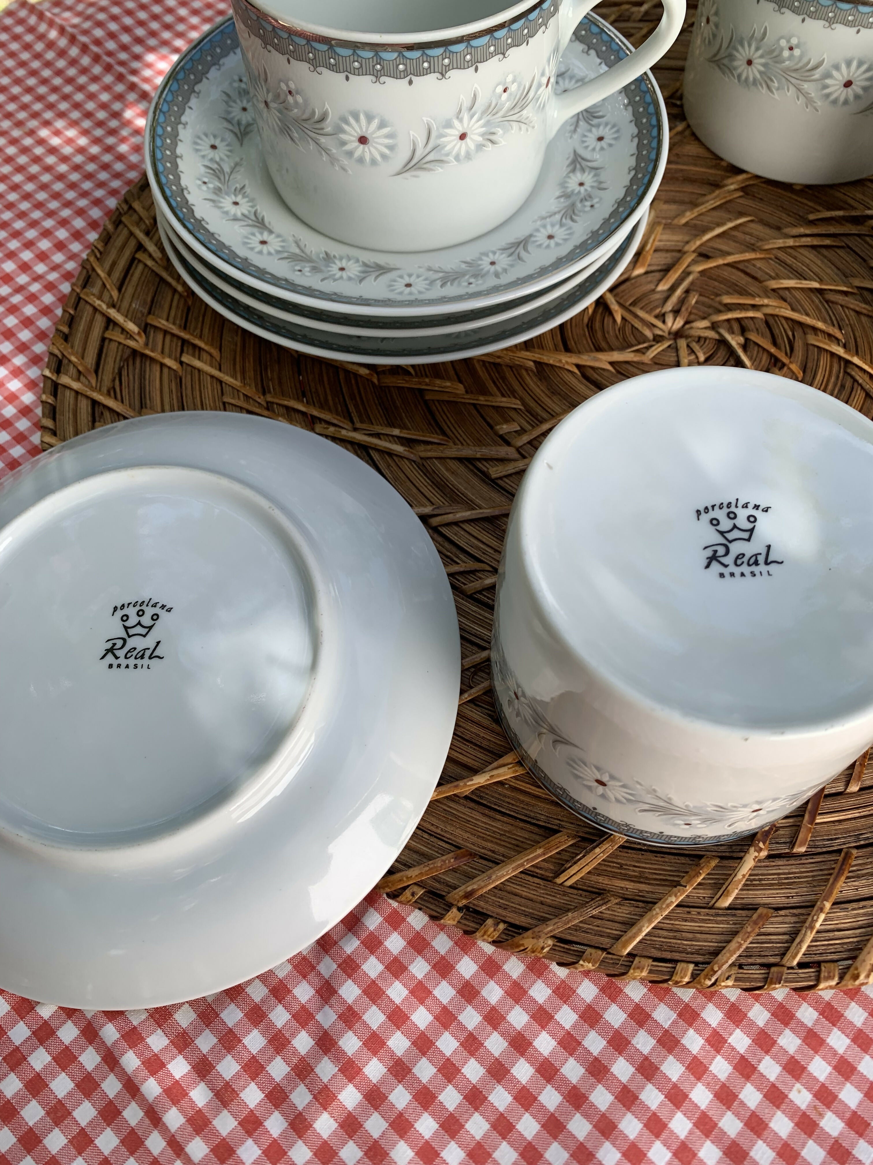 Jogo de 4 Xícaras de porcelana Real