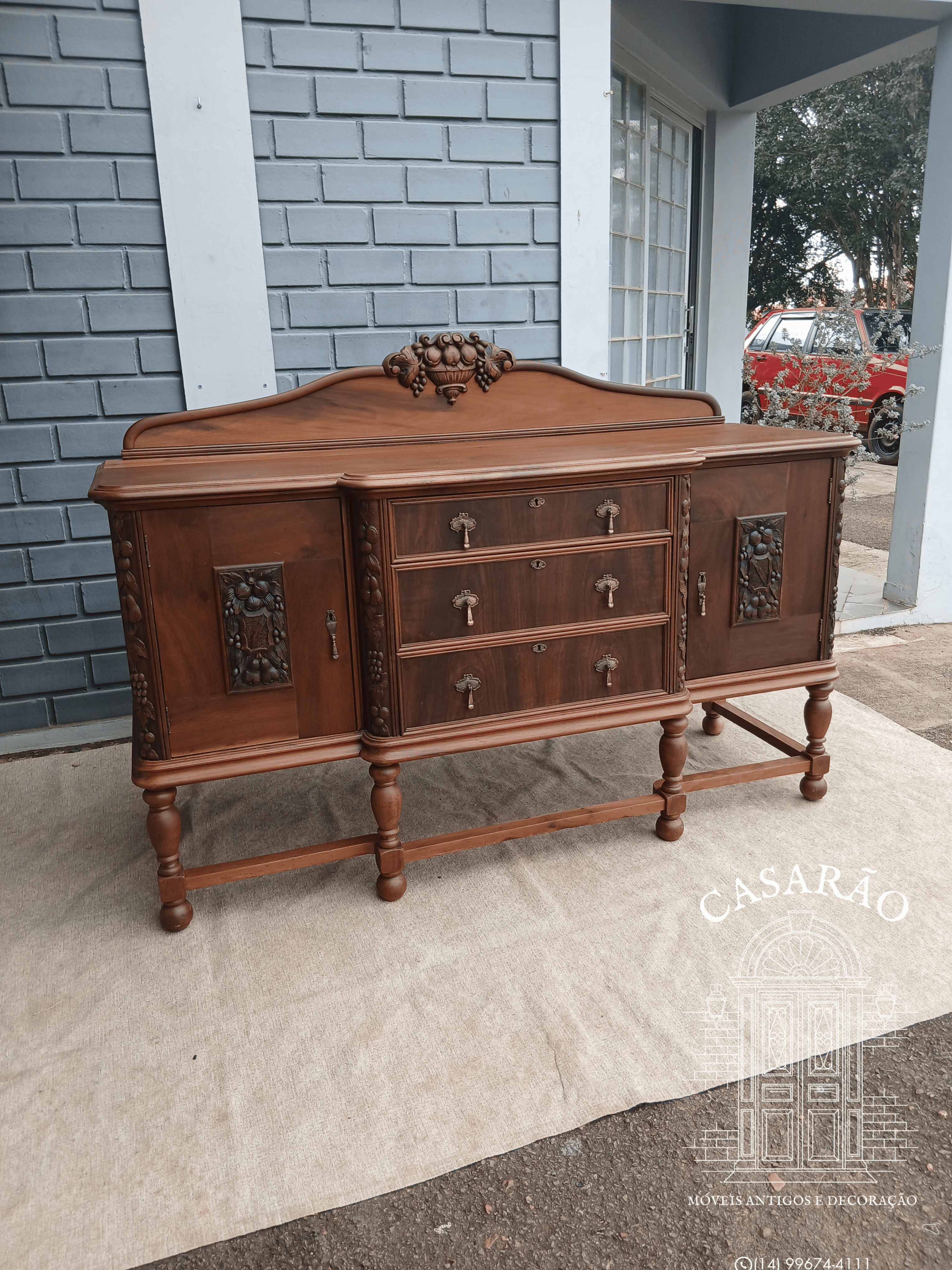 BUFFET BALCÃO ENTALHADO (3 GAVETAS E 2 PORTAS)