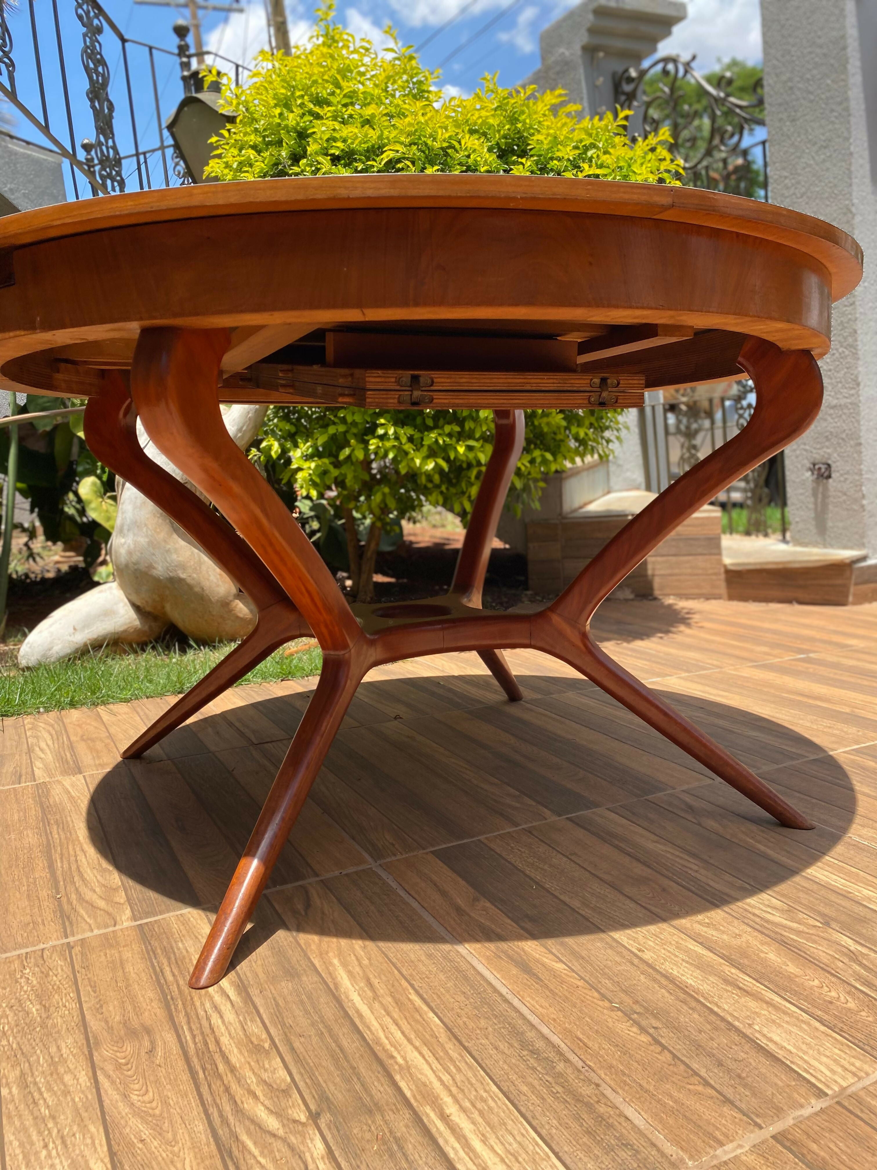 Mesa de jantar redonda - Design anos 60