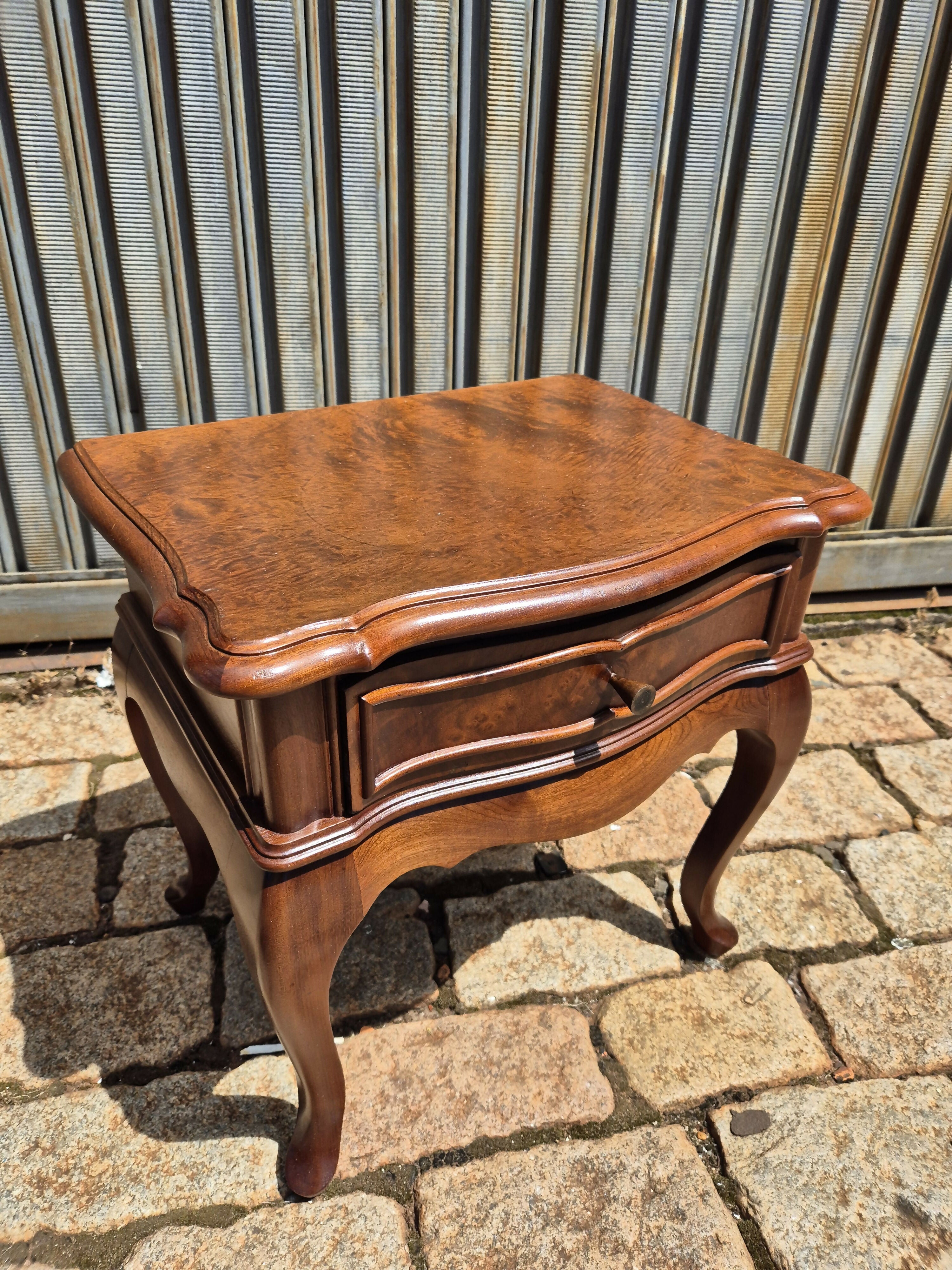 Móvel de cabeceira / criado Provençal