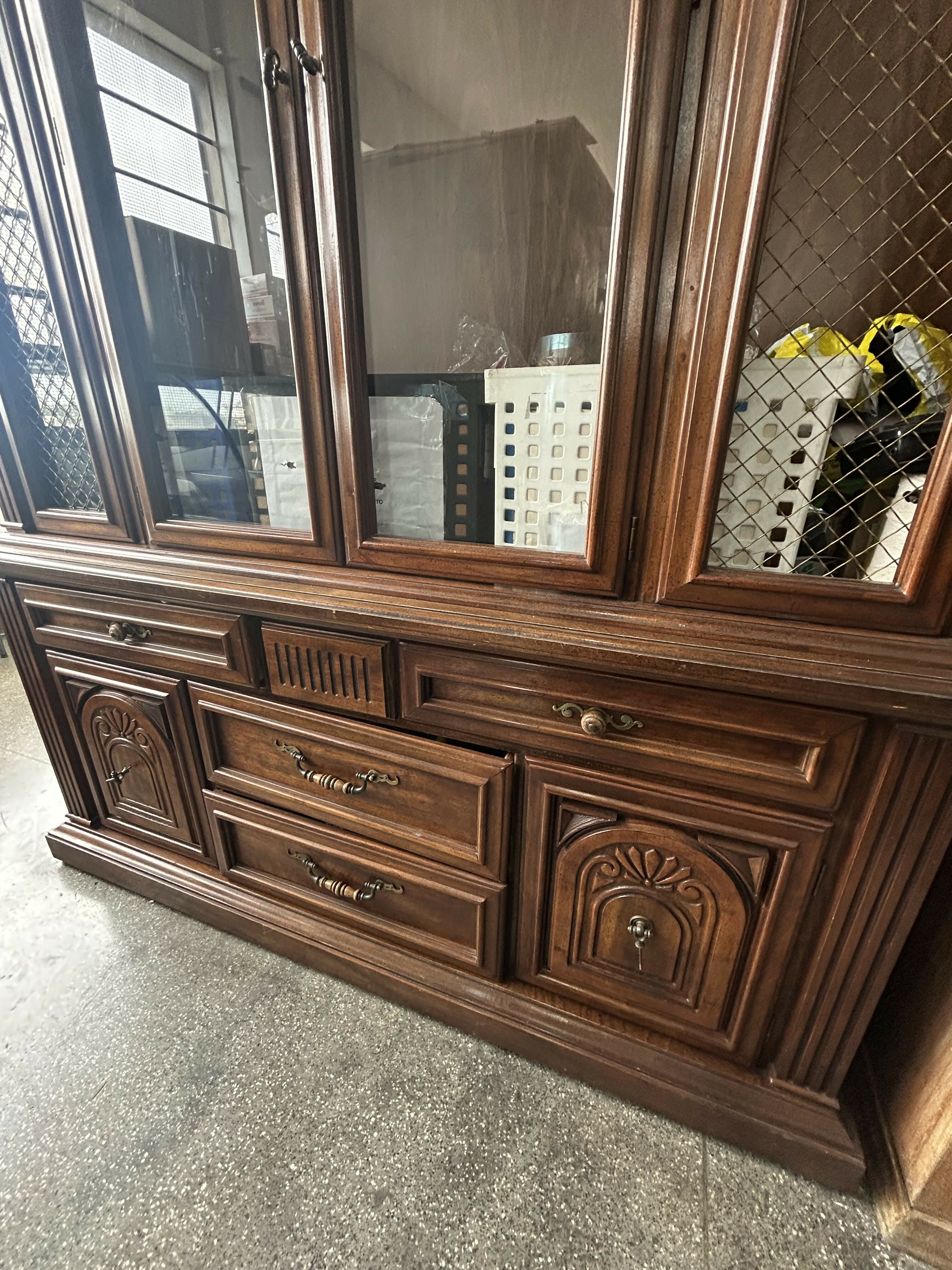 Armário / Louceiro em Madeira