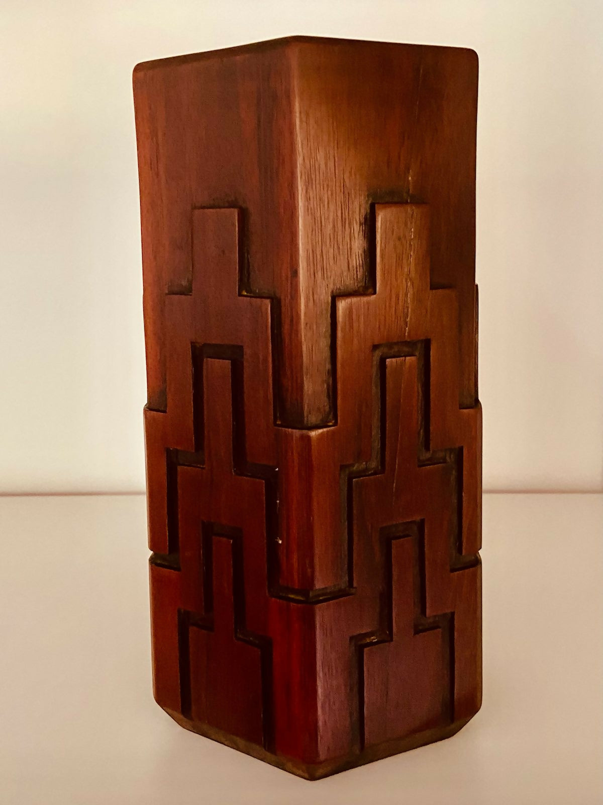 Vaso sextavado em jacarandá (anos 60/70) (DMPS_059)