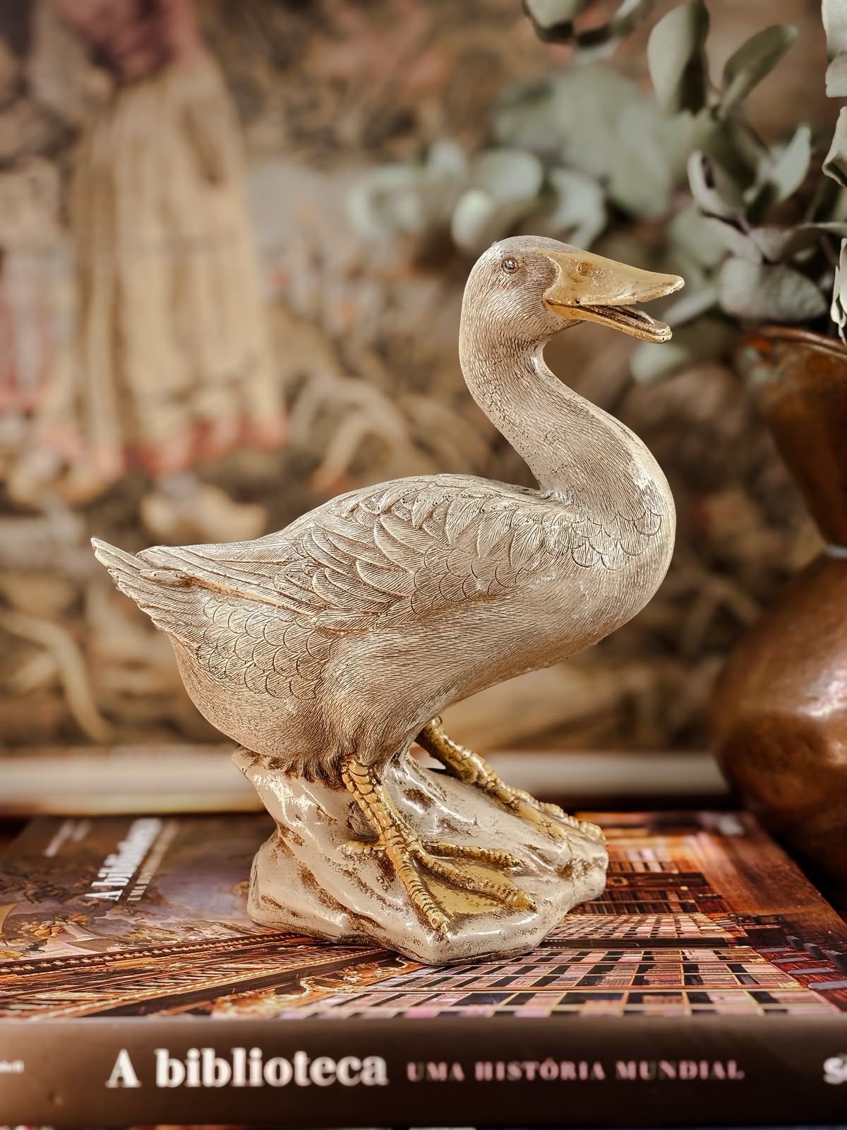 Pato Decorativo em Resina Mineral