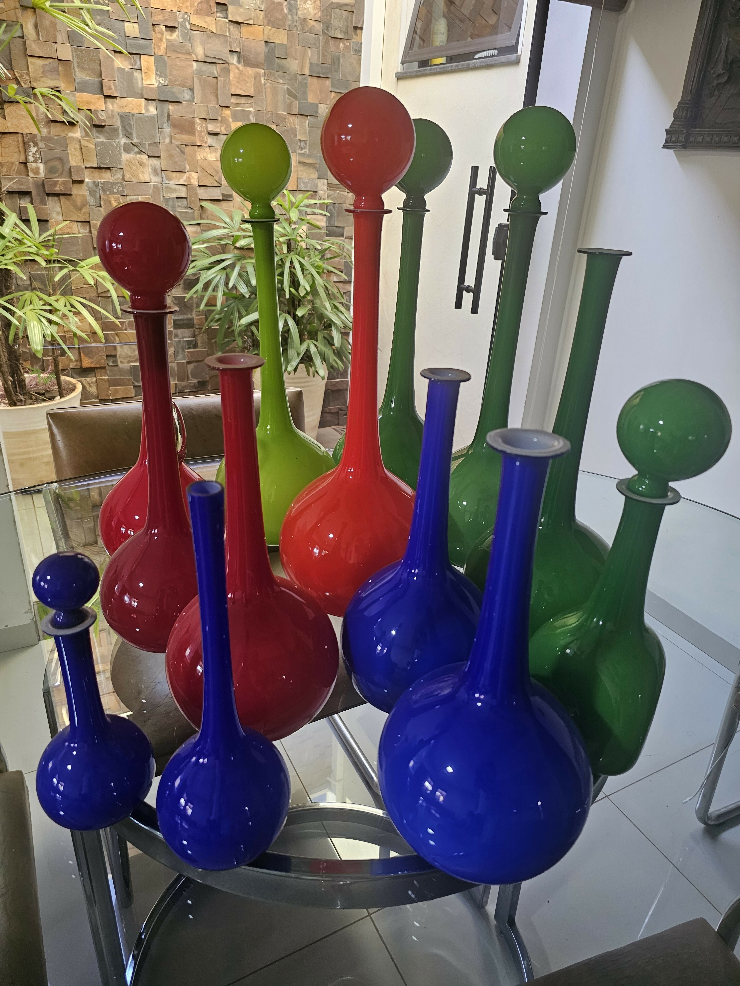 Coleção de 12 Garrafas Opalina anos 60
