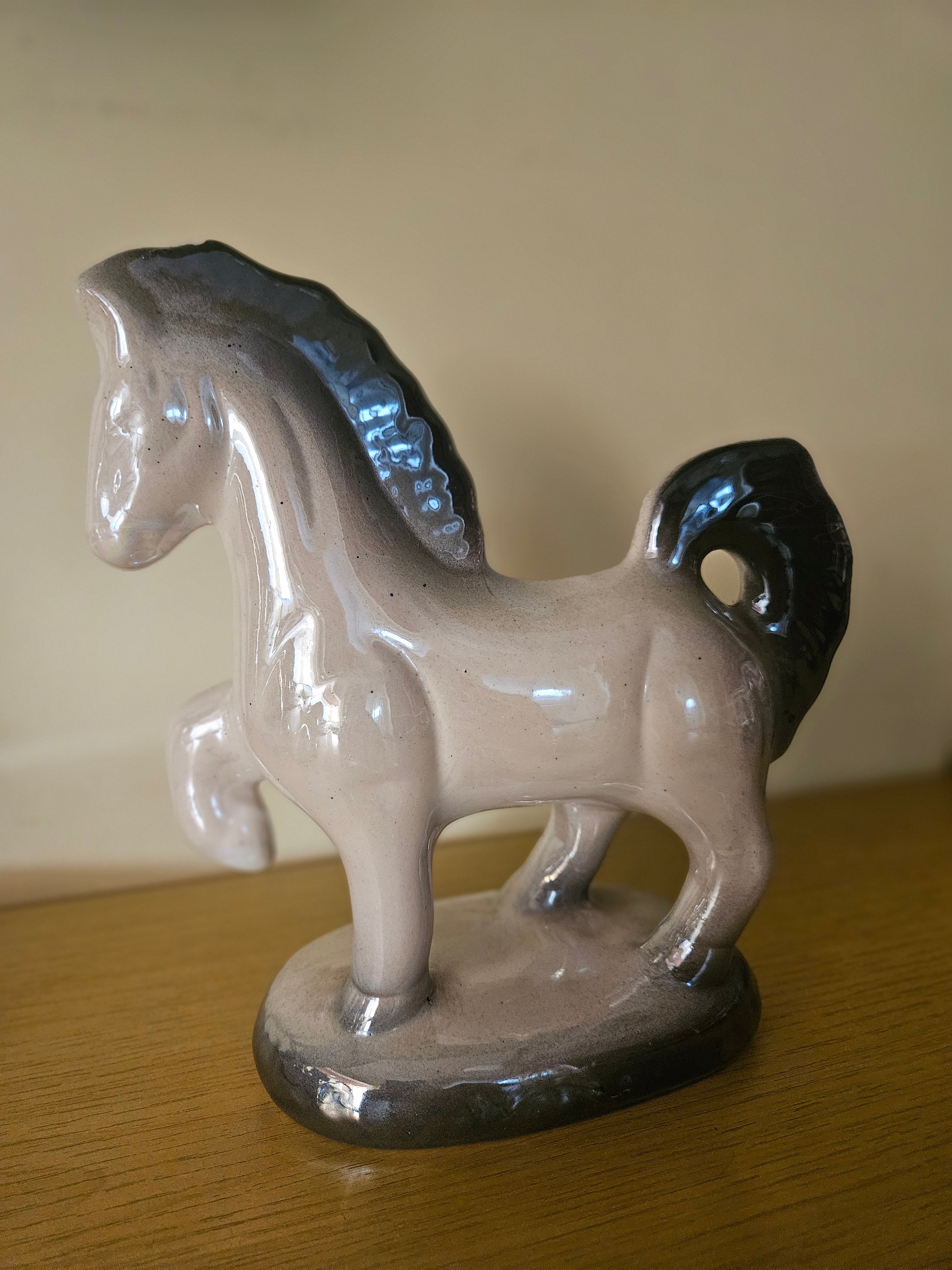 Cavalo em Cerâmica Perolada Fruta Cor - Estilo Art Déco/ Vintage Anos 70/80