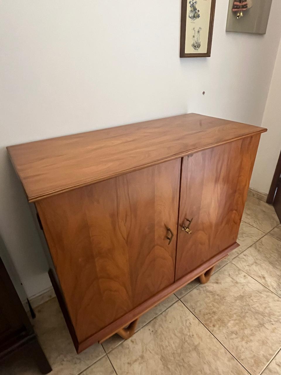 Pequeno Buffet vintage em caviúna anos 50/60 - restaurada 