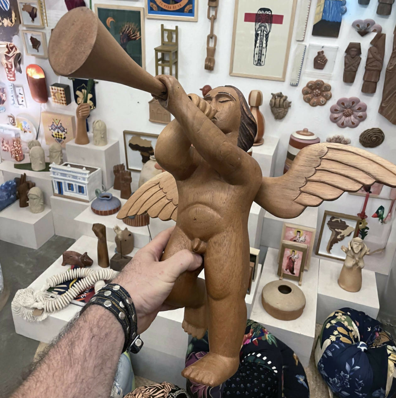 Anjo tocando trombeta * Mestre Costinha