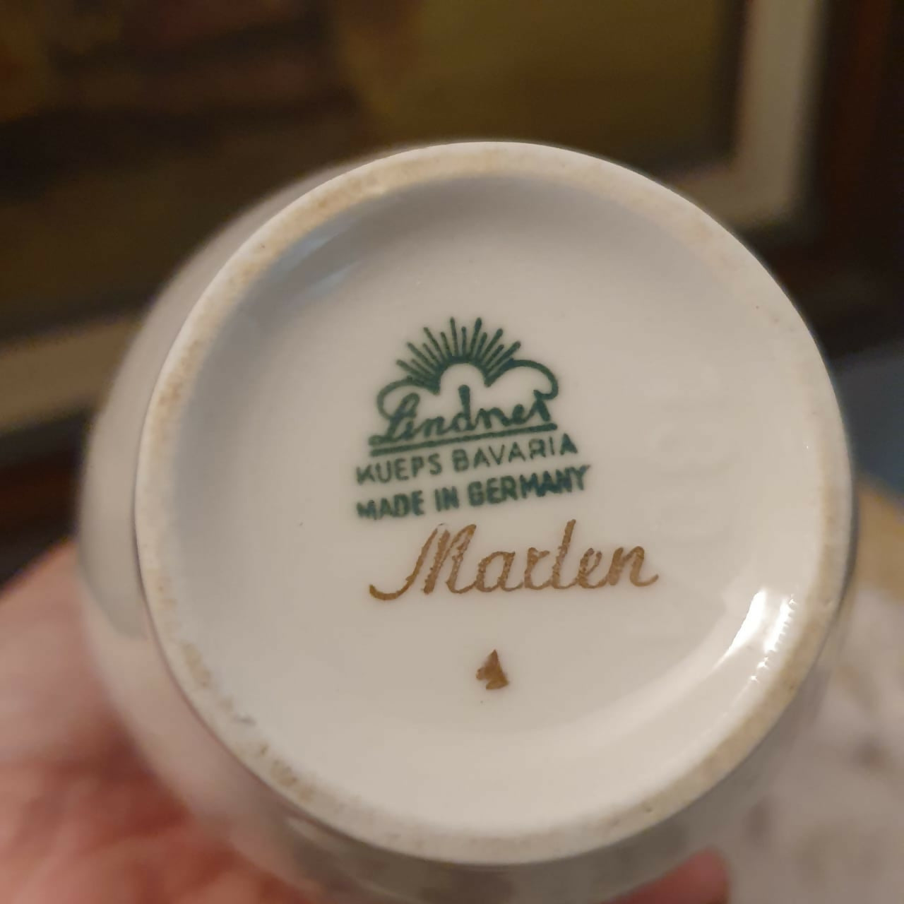 Jarra lindíssima em porcelana alemã Lindner Bavaria, meados do sec. XX