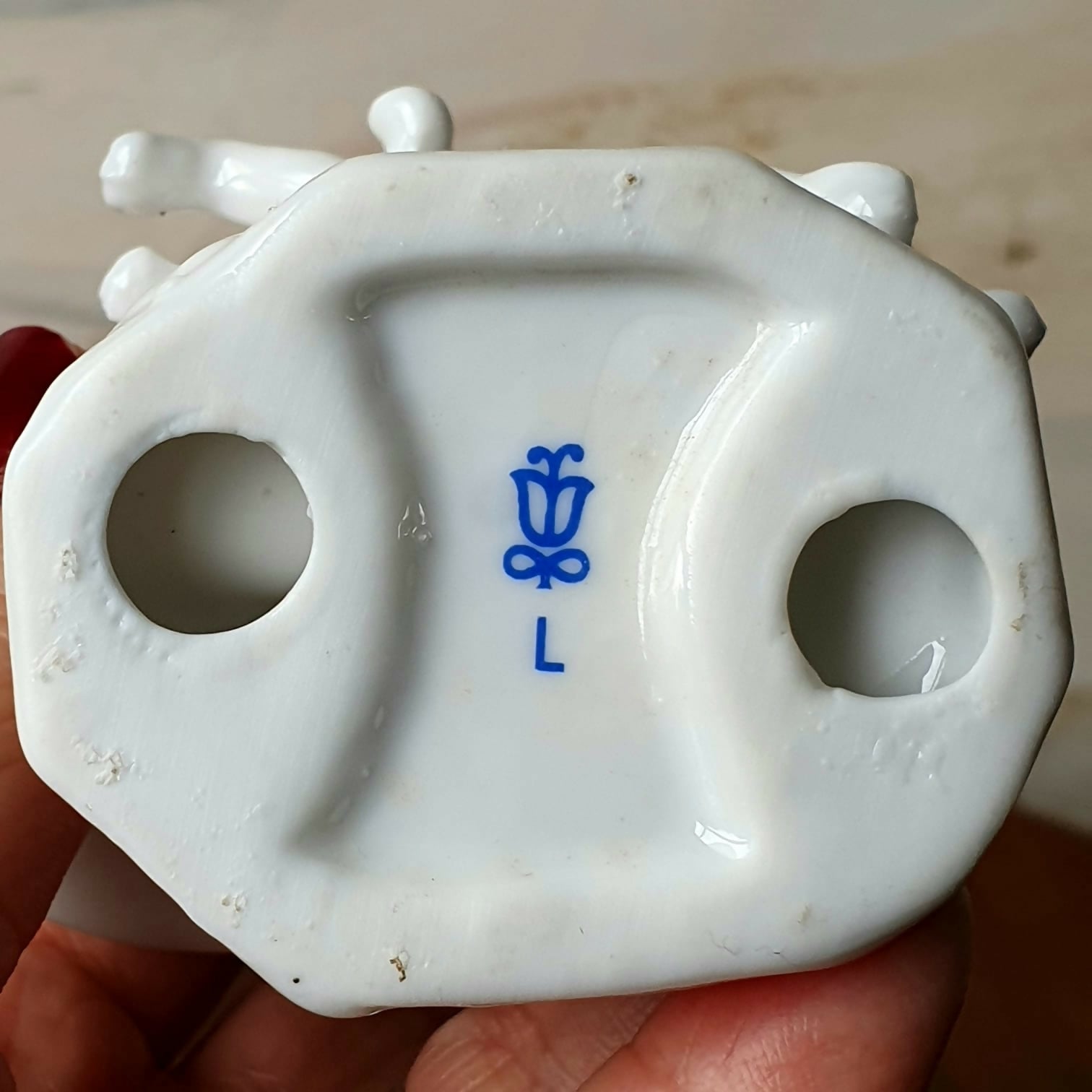 Escultura Menina com o cão em porcelana espanhola Lladró